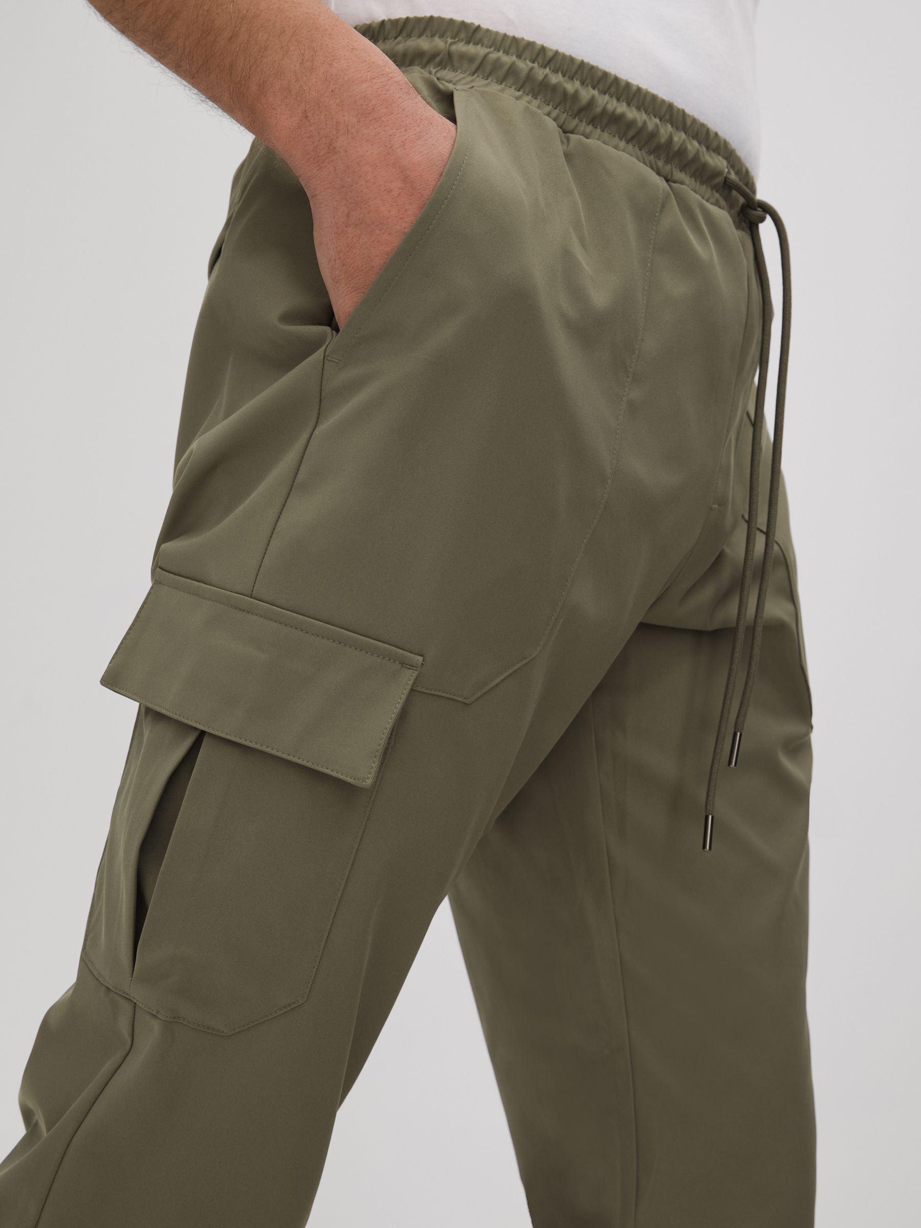 Reiss Technical Drawstring Cargo Trousers in Olive REISS