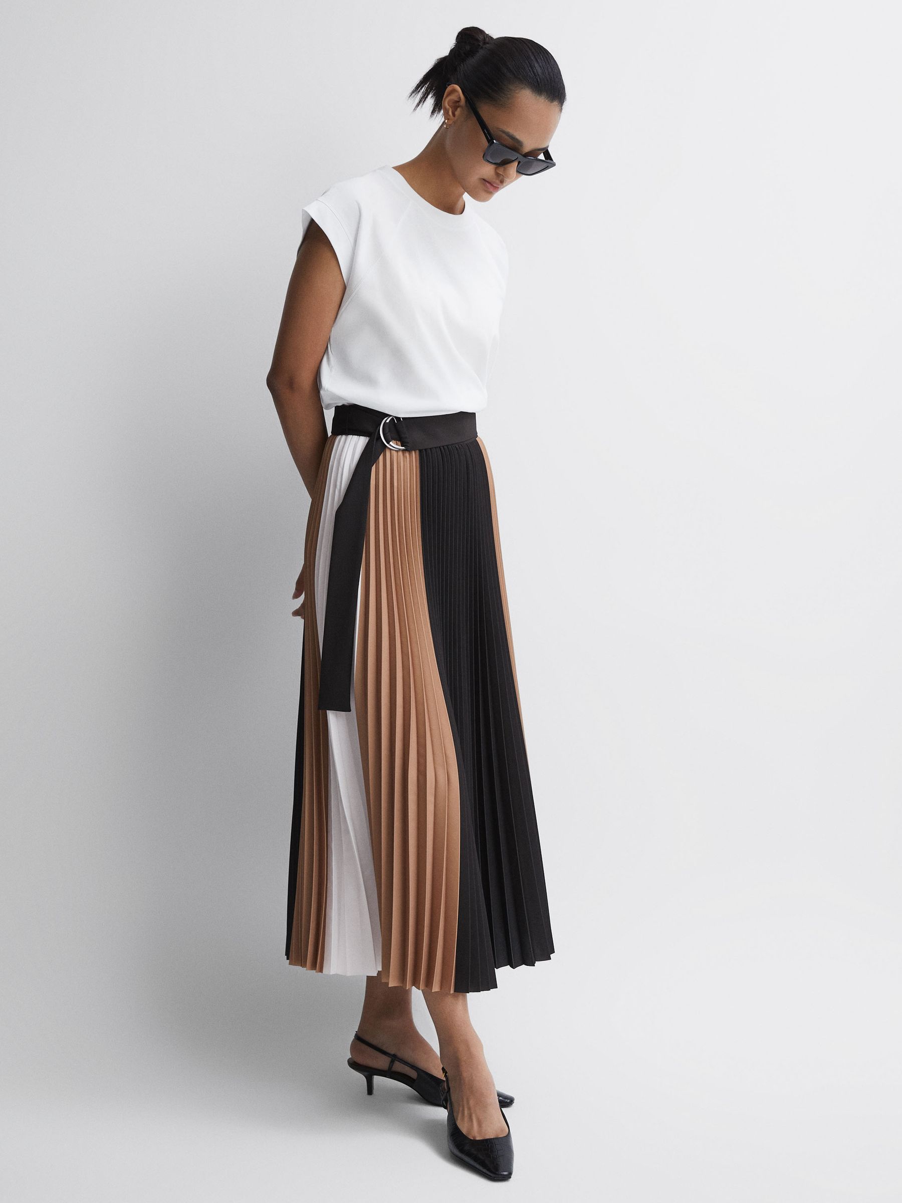 Colourblock Pleated Midi Skirt in Black Camel