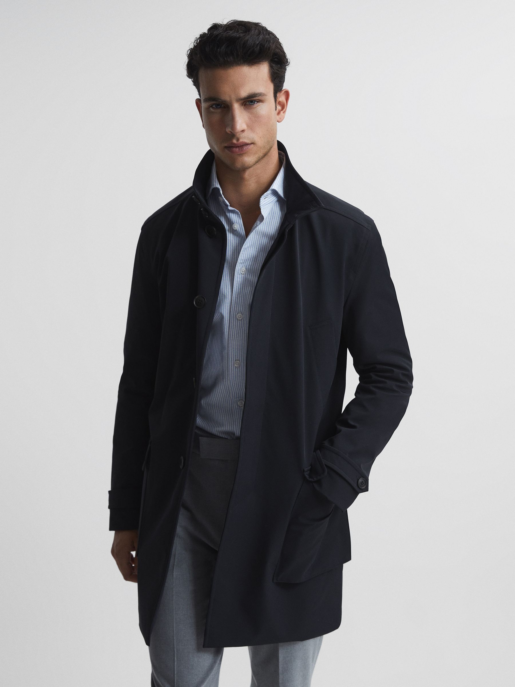 Reiss Funnel Neck Dual Close Quilted Jacket in Navy REISS
