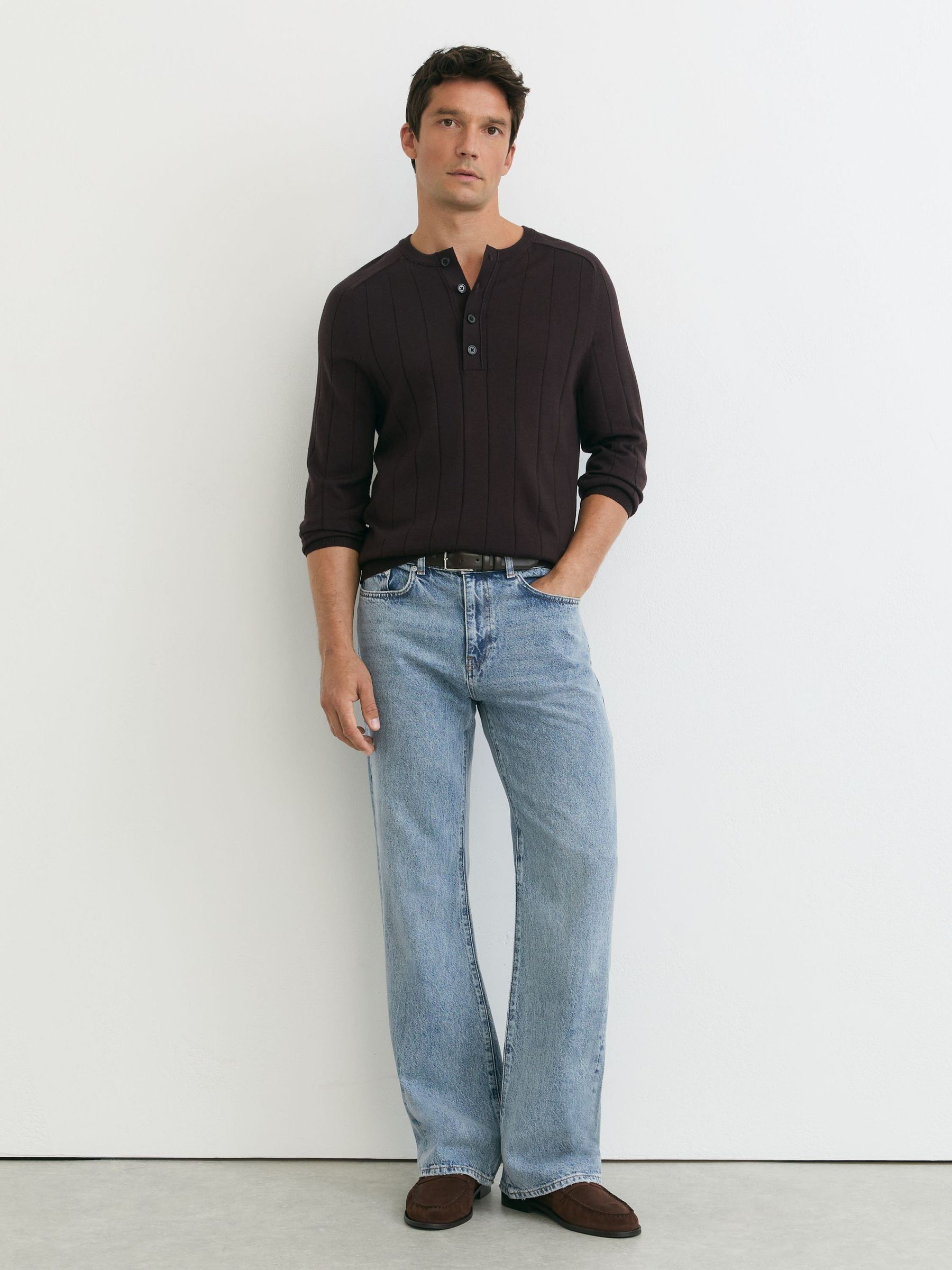 Light Stone Wash - Regular Relaxed Flared-leg Jeans