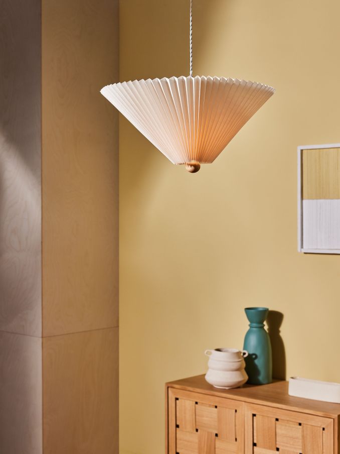 Lila Easyfit Shade in Cream (343248) | £69