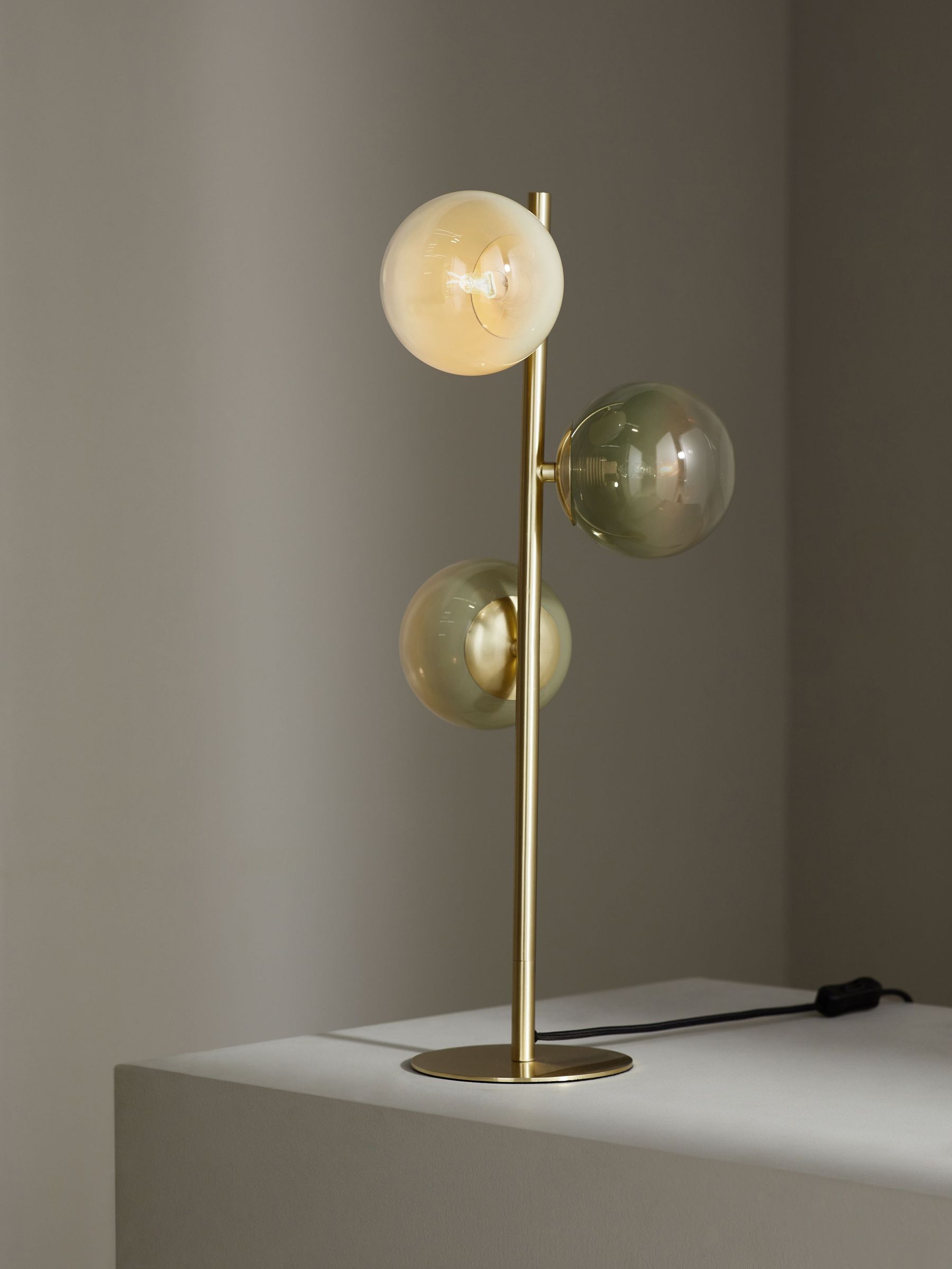 Globe Table Lamp in Ombre/Brass (415582) | £115