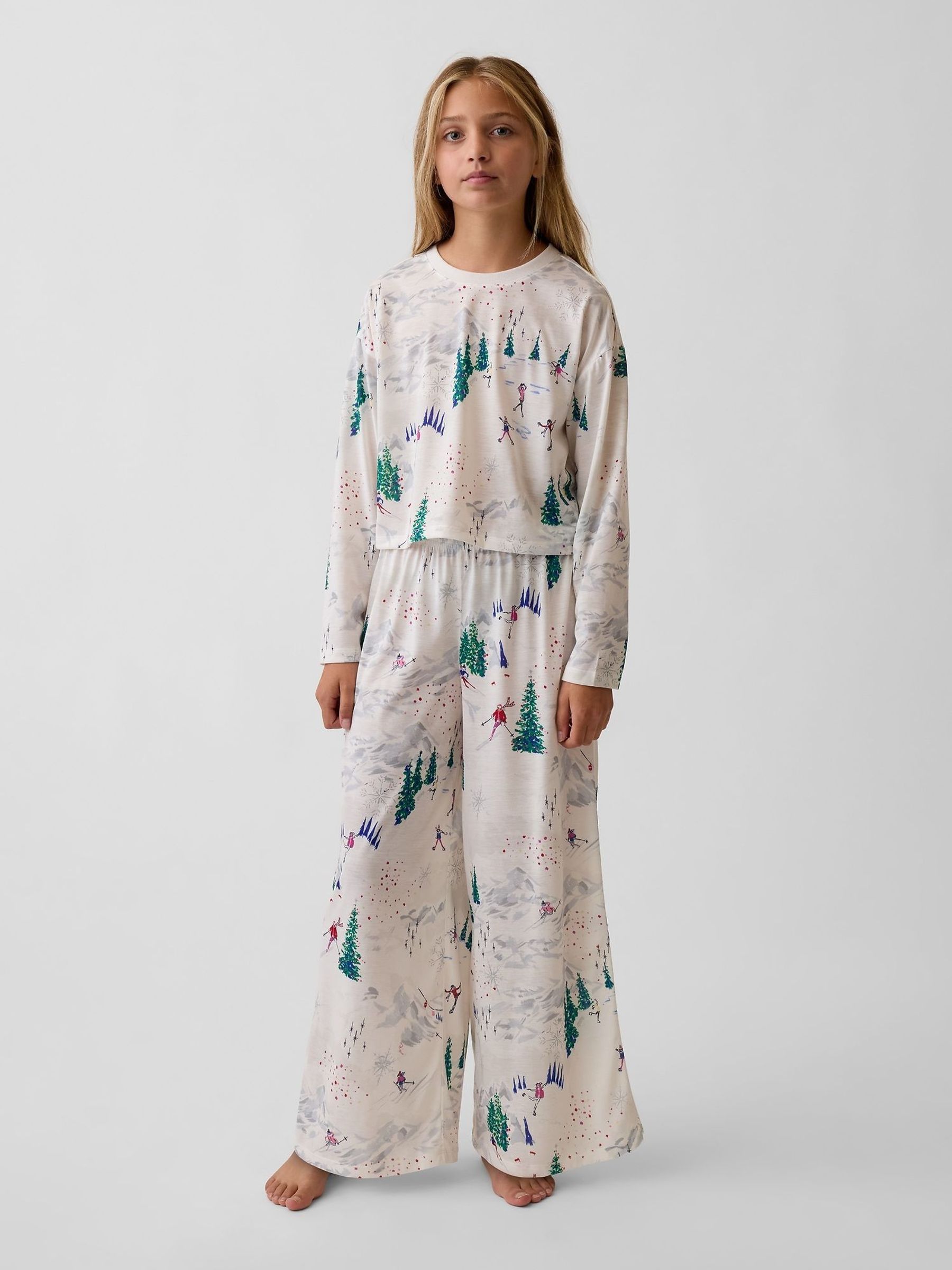 Cream Ski Scene - Wide-leg Pyjamas Set
