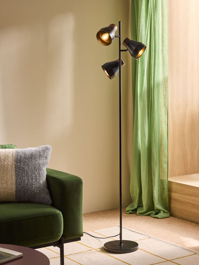 Albert Floor Lamp in Black (590690) | £139