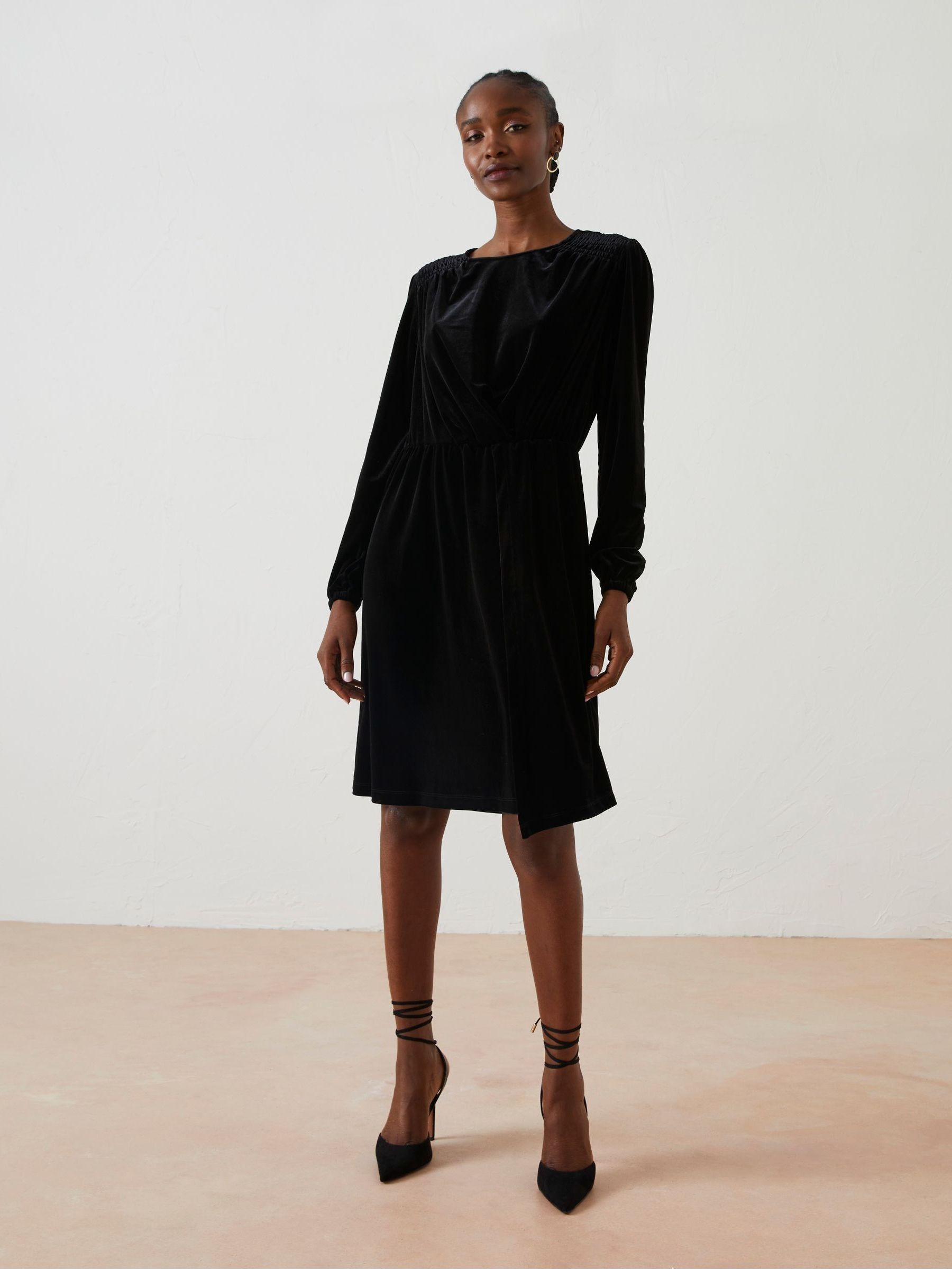 Black Annie Velvet Dress (659207) | £25
