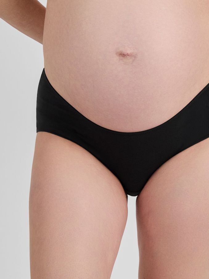Black 3-Pack Maternity Knicker Shorts (962452) | £16