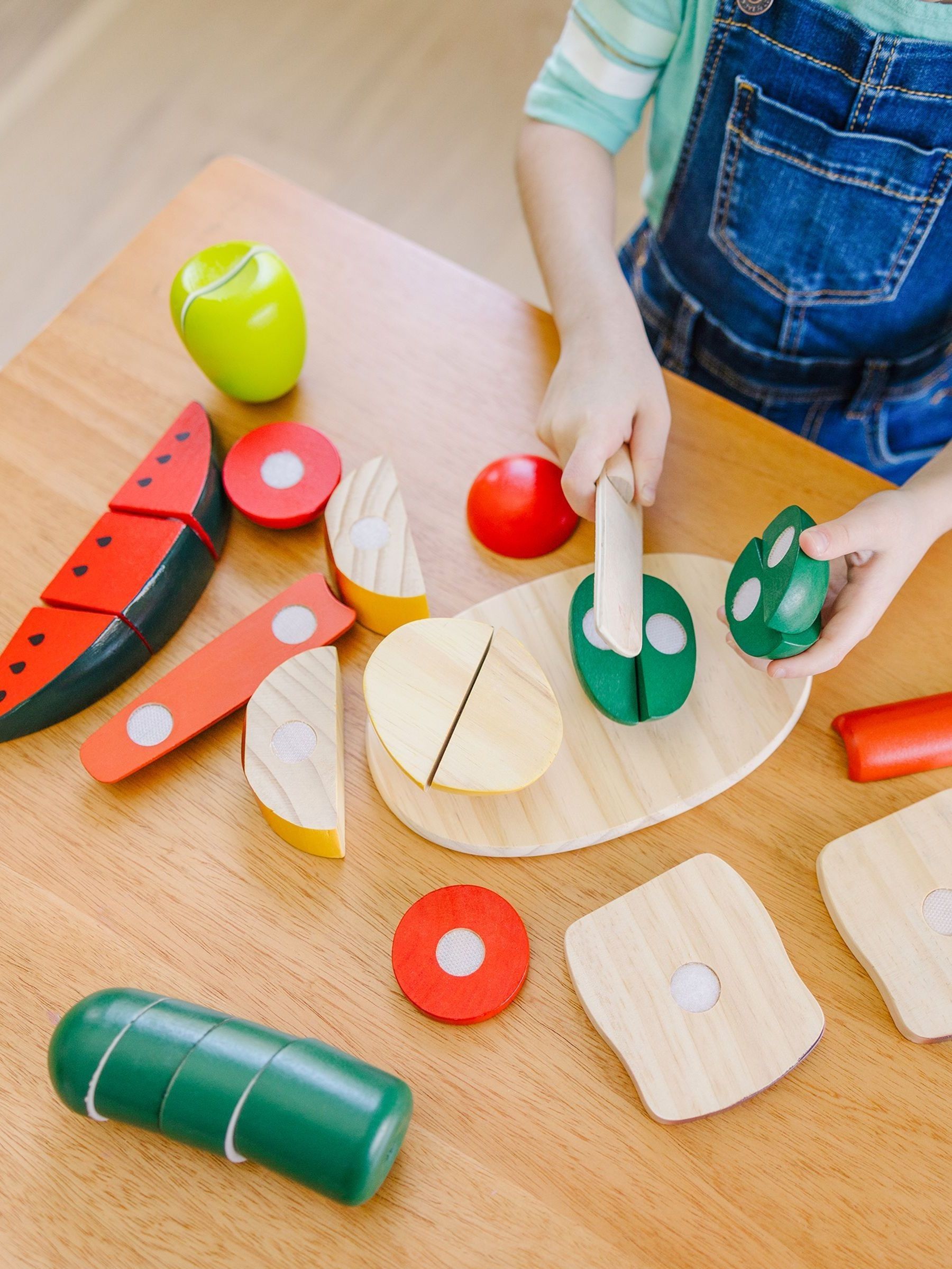 Melissa & Doug Cutting Food (985568) | £20