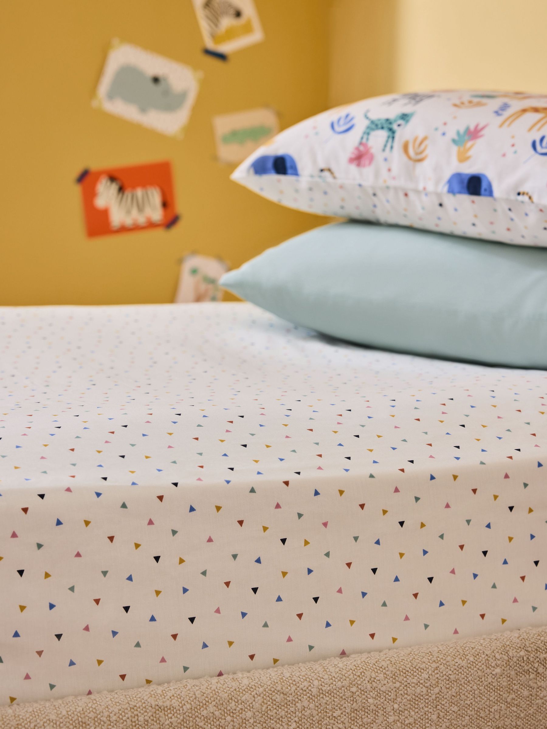Multi Fitted Polka Dot 180 Thread Count Fitted Sheet (AD0039) | £15 - £20