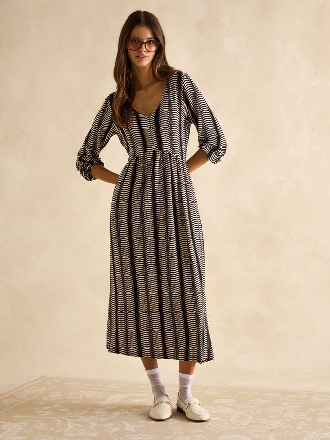 Nia Black & Tan V-Neck Long Sleeve Midaxi Dress (AJ2330) | £44.95