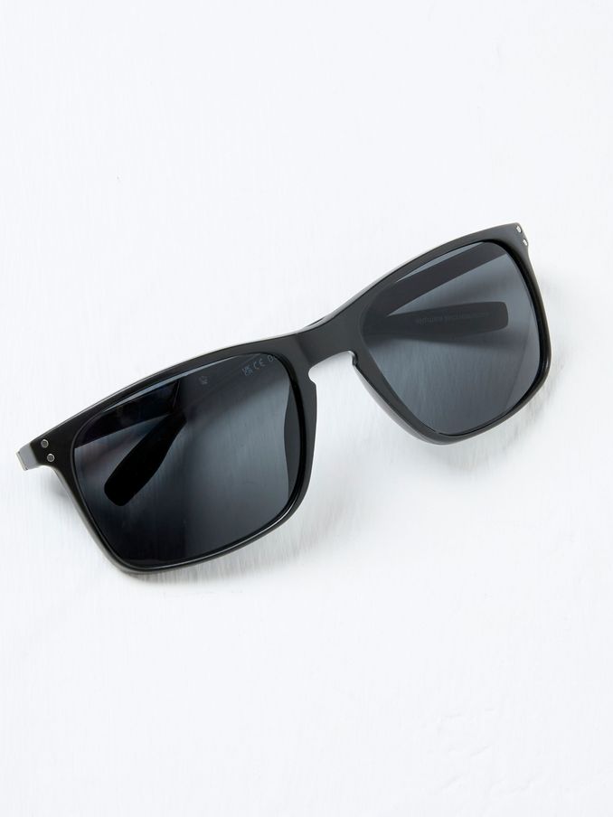Black Travis Sunglasses (AK8540) | £25
