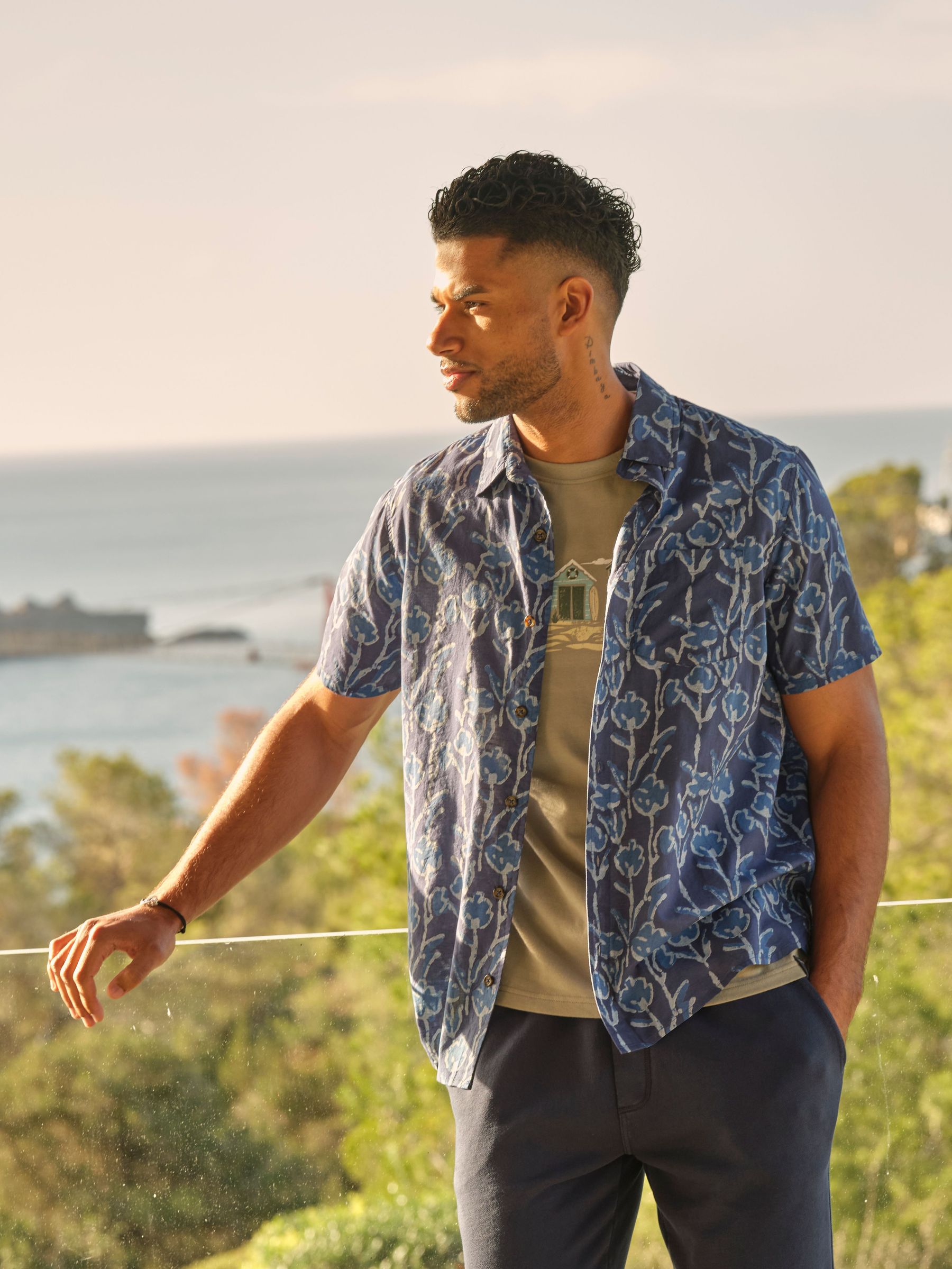 Blue Short Sleeve Sprig Print 100% Cotton Shirt (AL4843) | £44