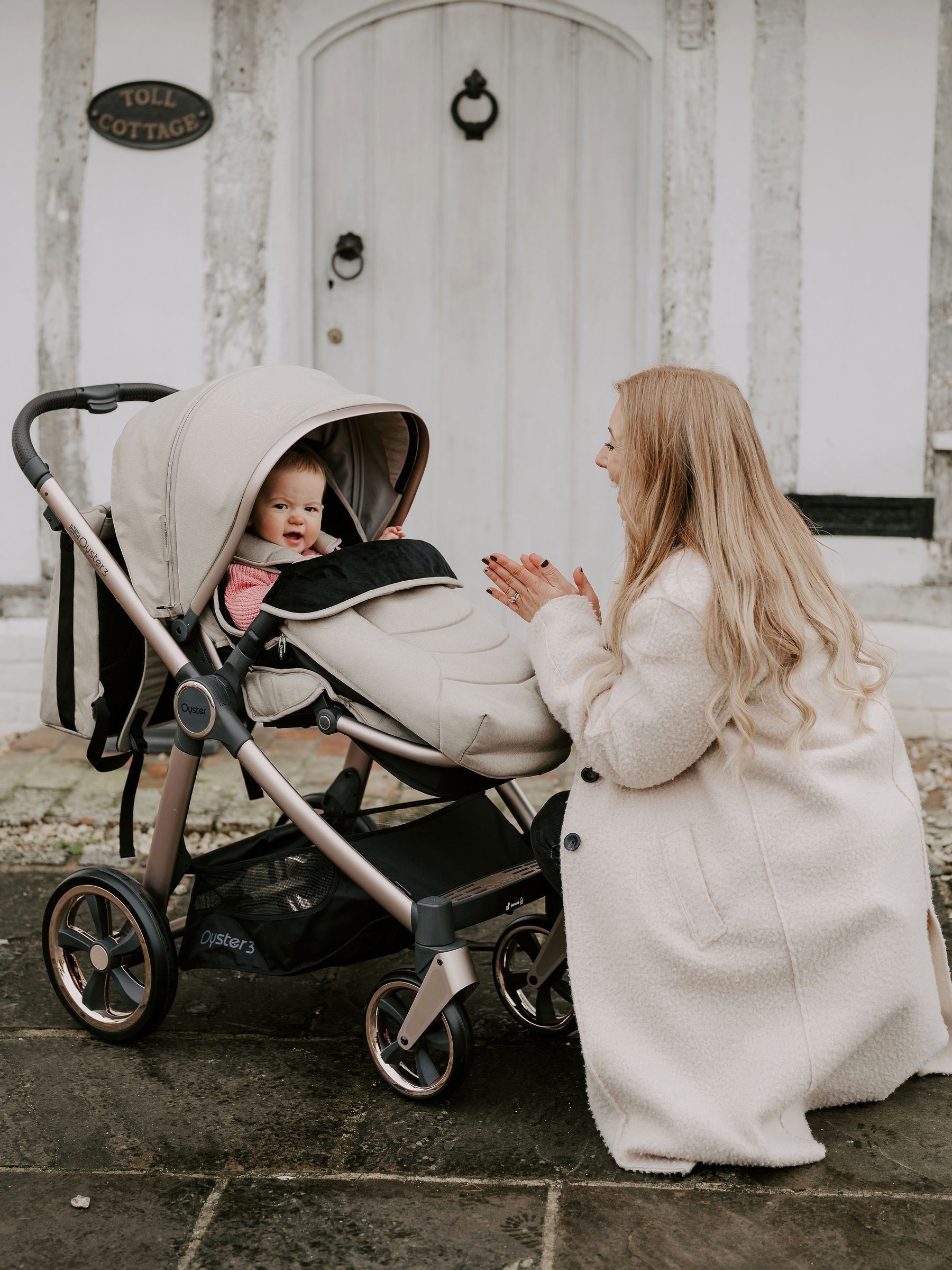 Oyster 3 7 Piece Crème Brulee Luxury Bundle with Maxi Cosi Pebble 360 Car Seat & Base (AL8277) | £1,220