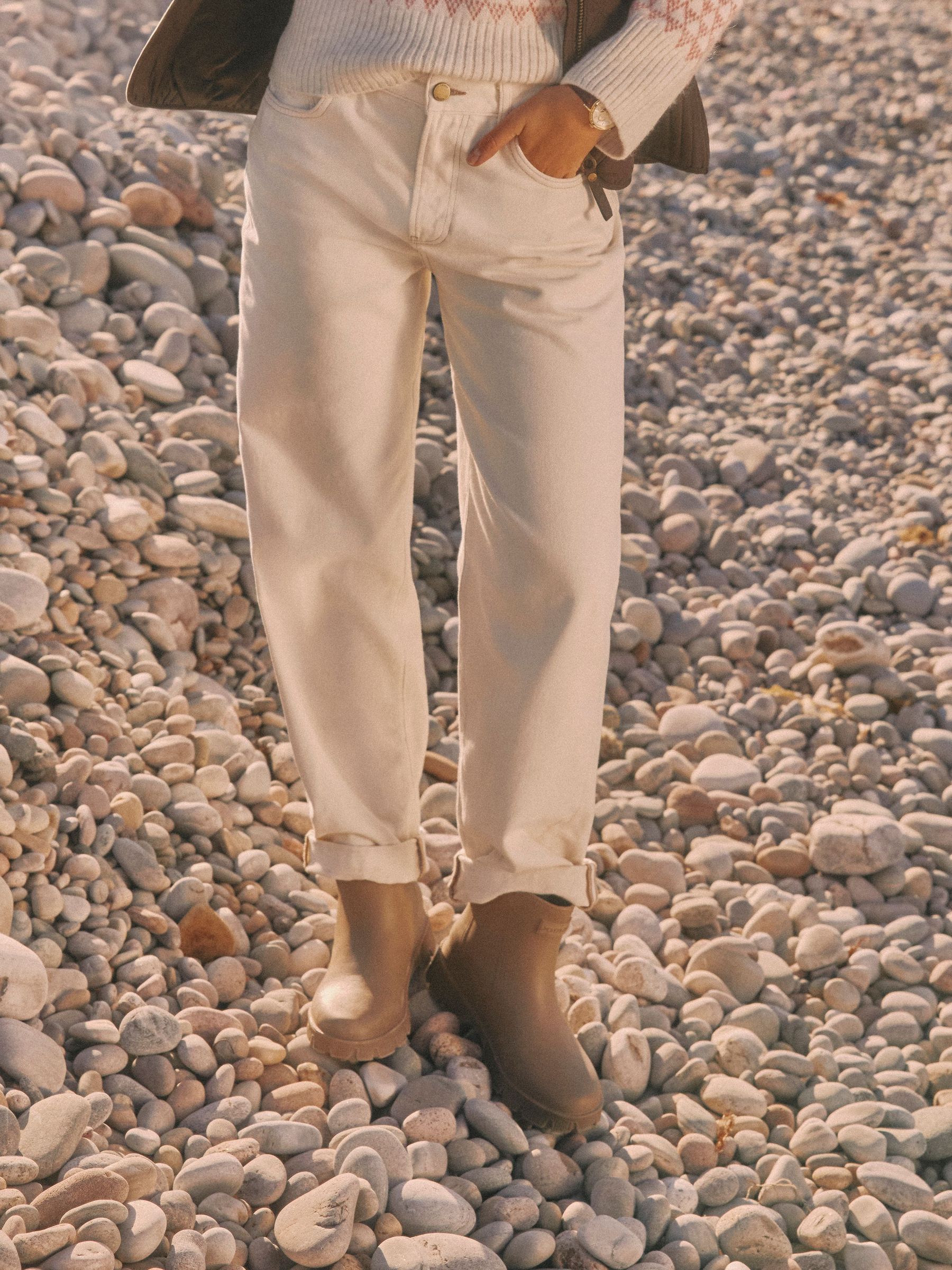 Ecru Relaxed Fit Mid Rise Jeans (AM8400) | £65