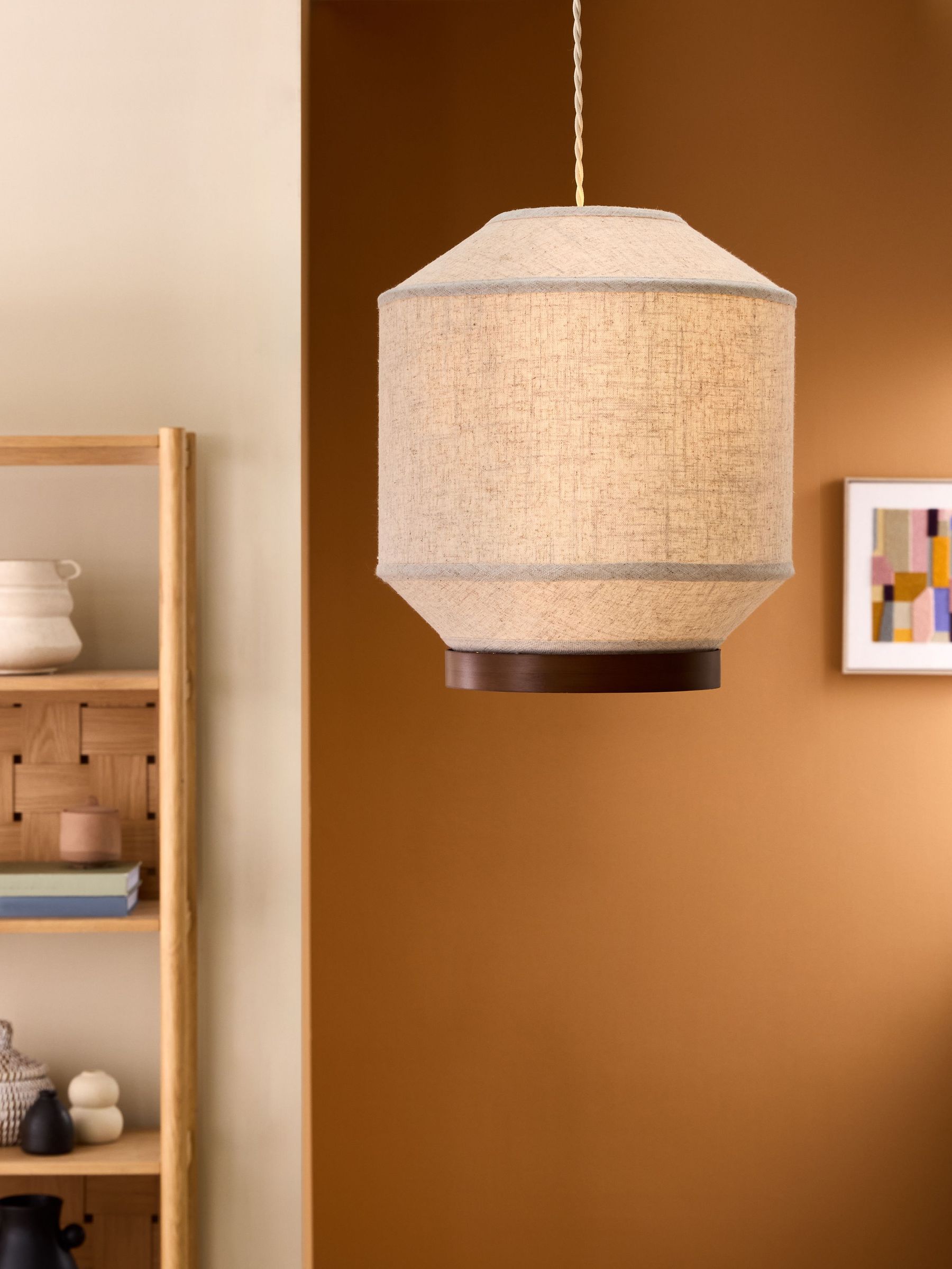 Layla Easyfit Shade in Cream/Wood (AM8914) | £80