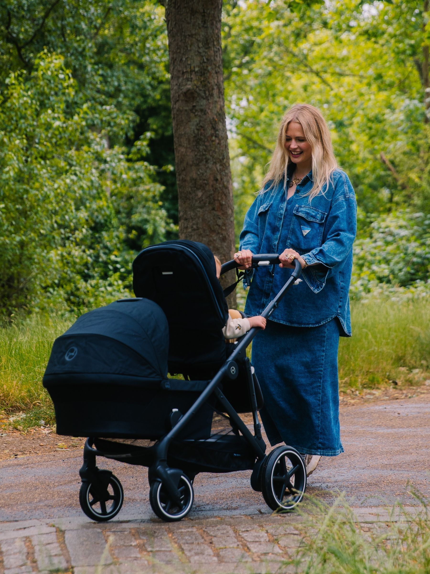 Cybex Moon Black Egazelle S Pushchair (AN9500) | £1,050