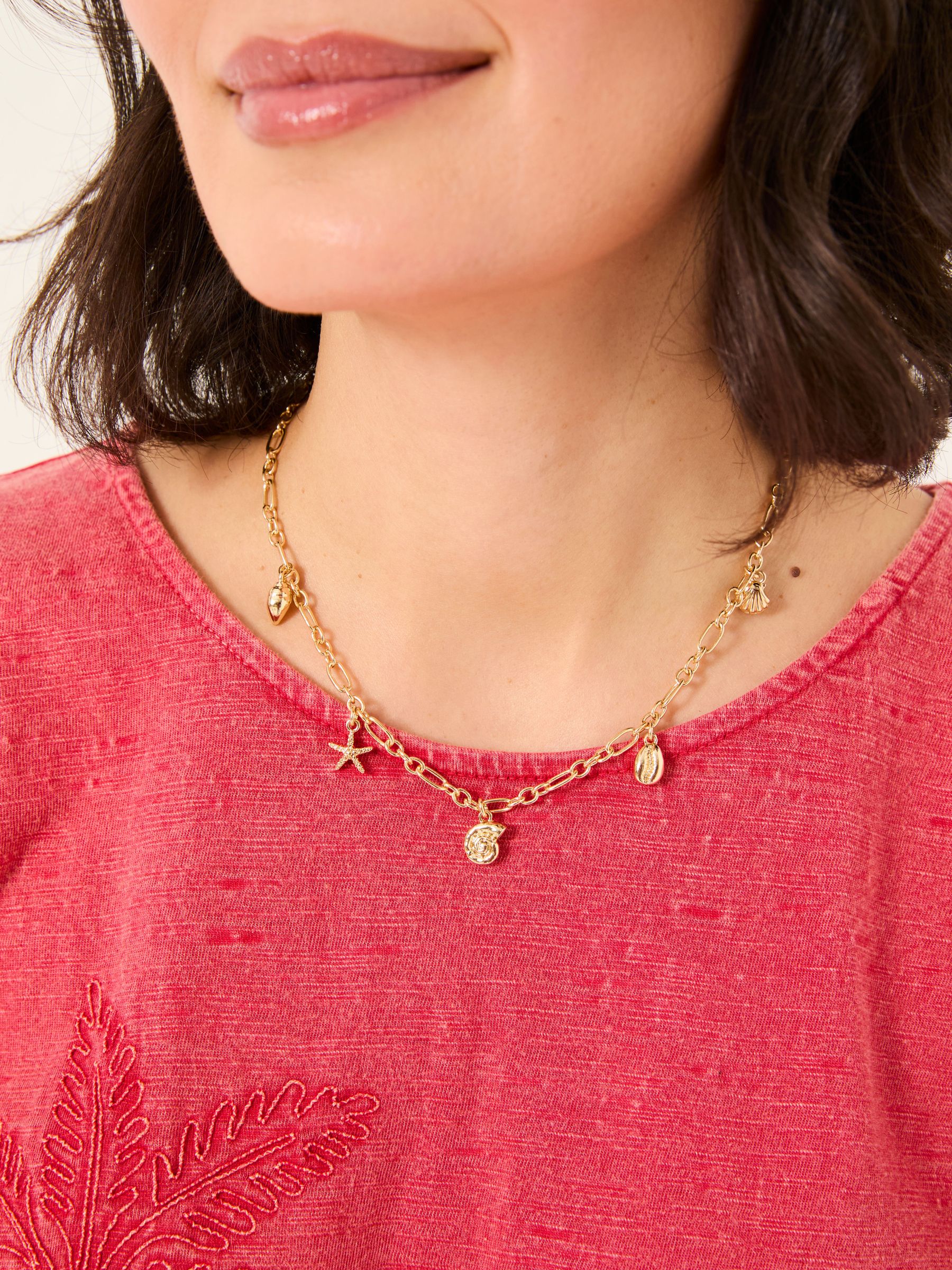Gold Tone Shell Charm Necklace (AT0622) | £18.50