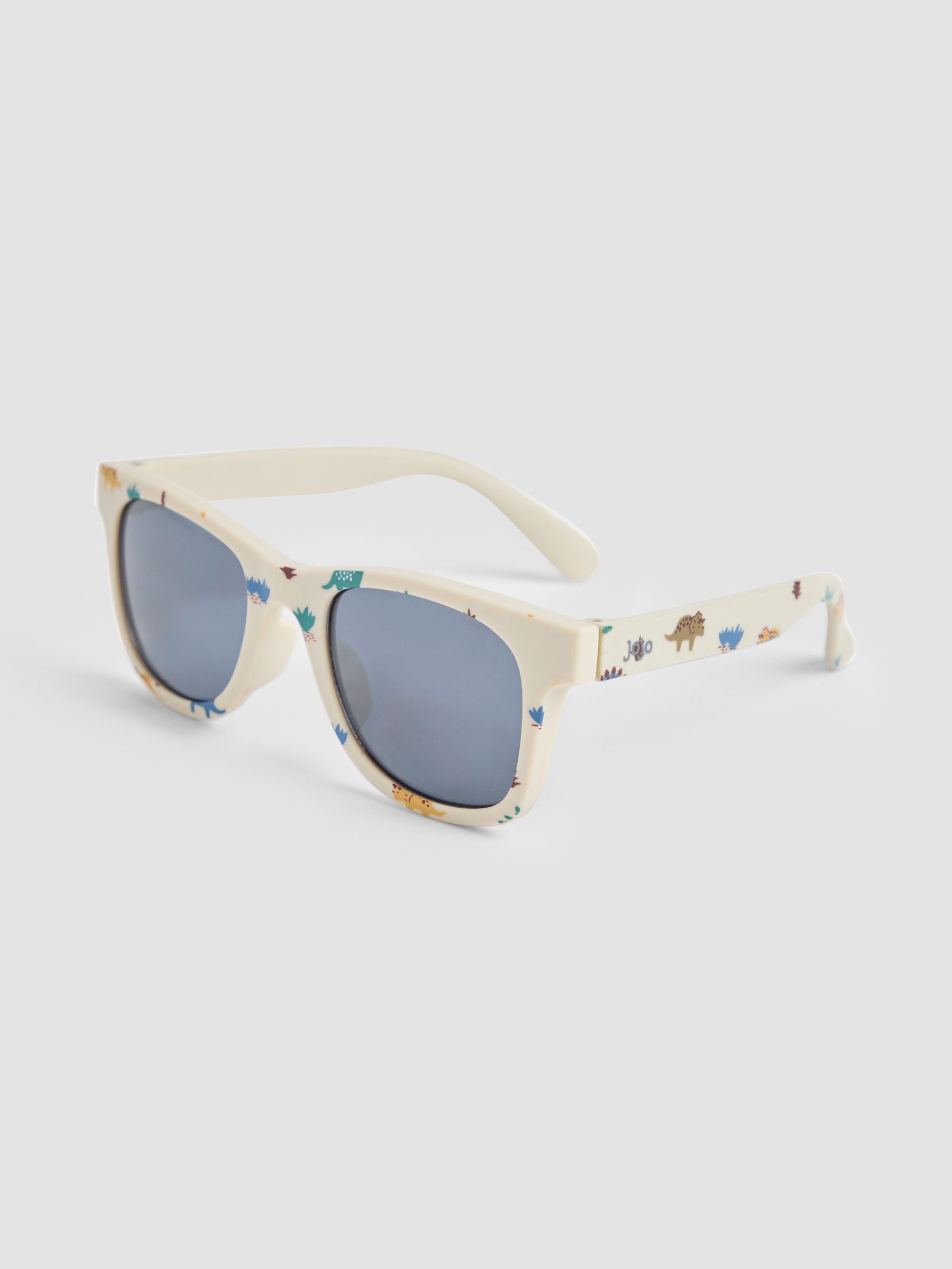Natural Classic Sunglasses (AT2030) | £12.50
