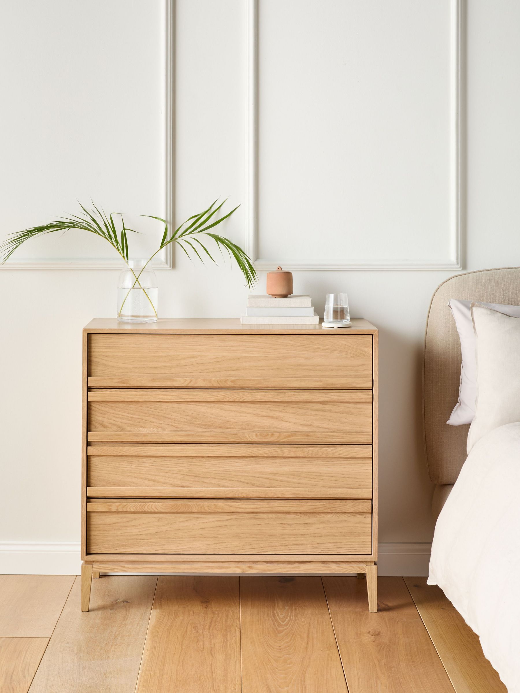 Jasper Conran London Oak Belgrave Chest of Drawers (AT6780) | £899