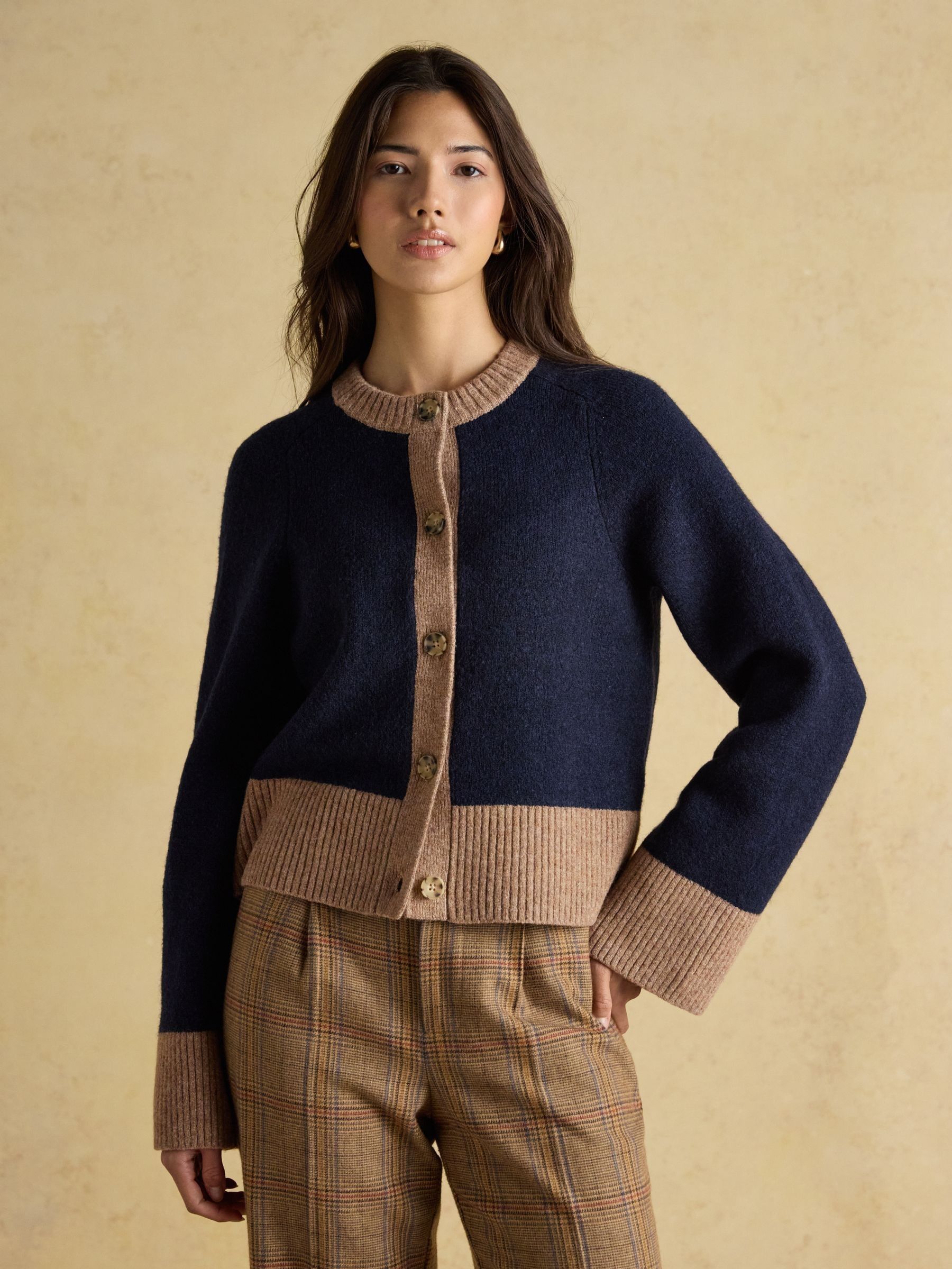 Nora Navy/Tan Knitted Round Neck Cardigan