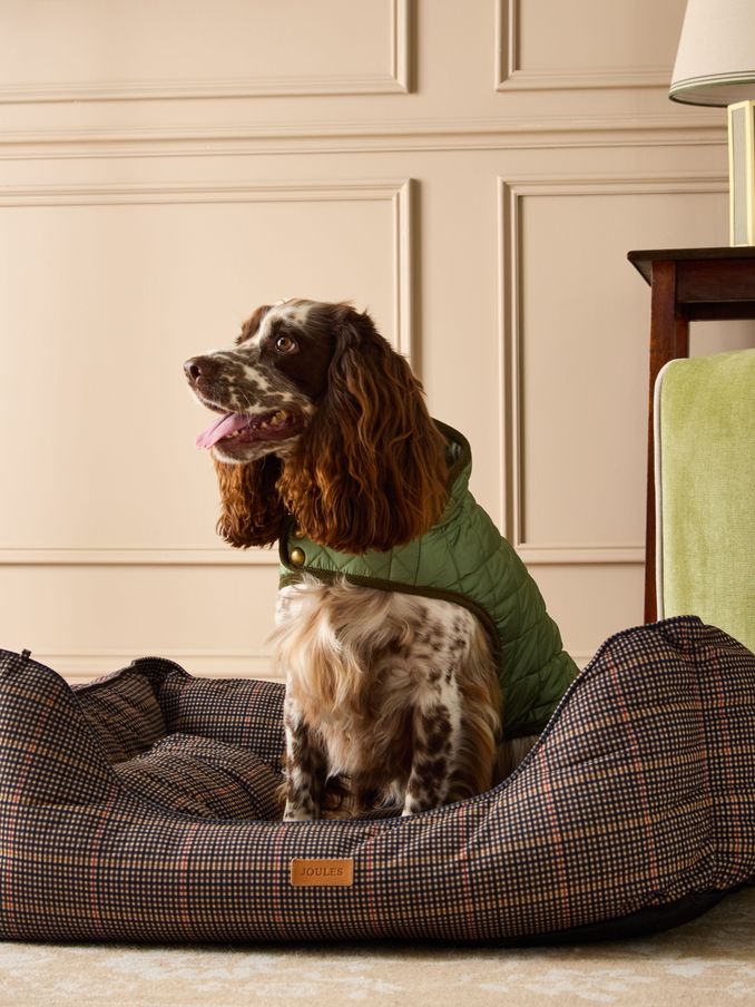 Henson Check Pet Bed (AU0962) | £40 - £70