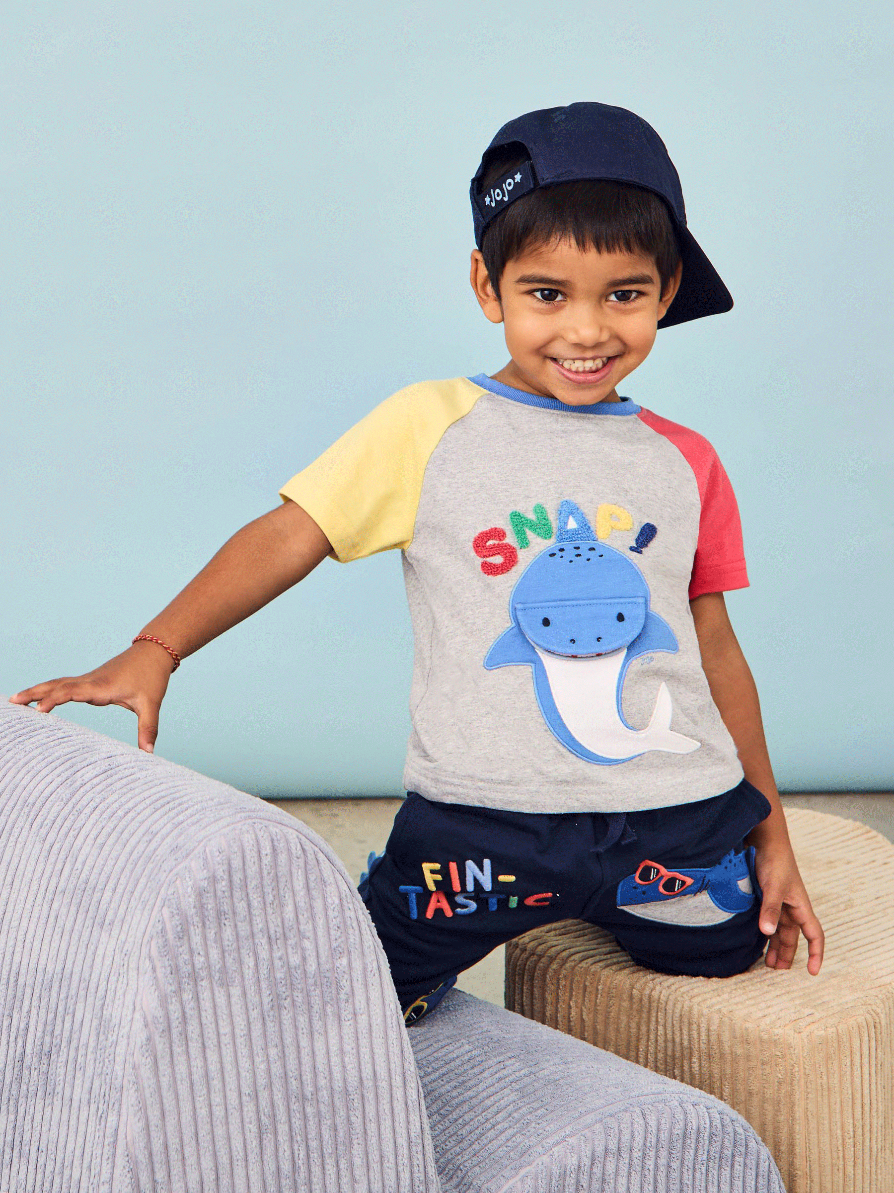 Marl Grey Shark Interactive Appliqué T-Shirt (AU2099) | £16 - £19