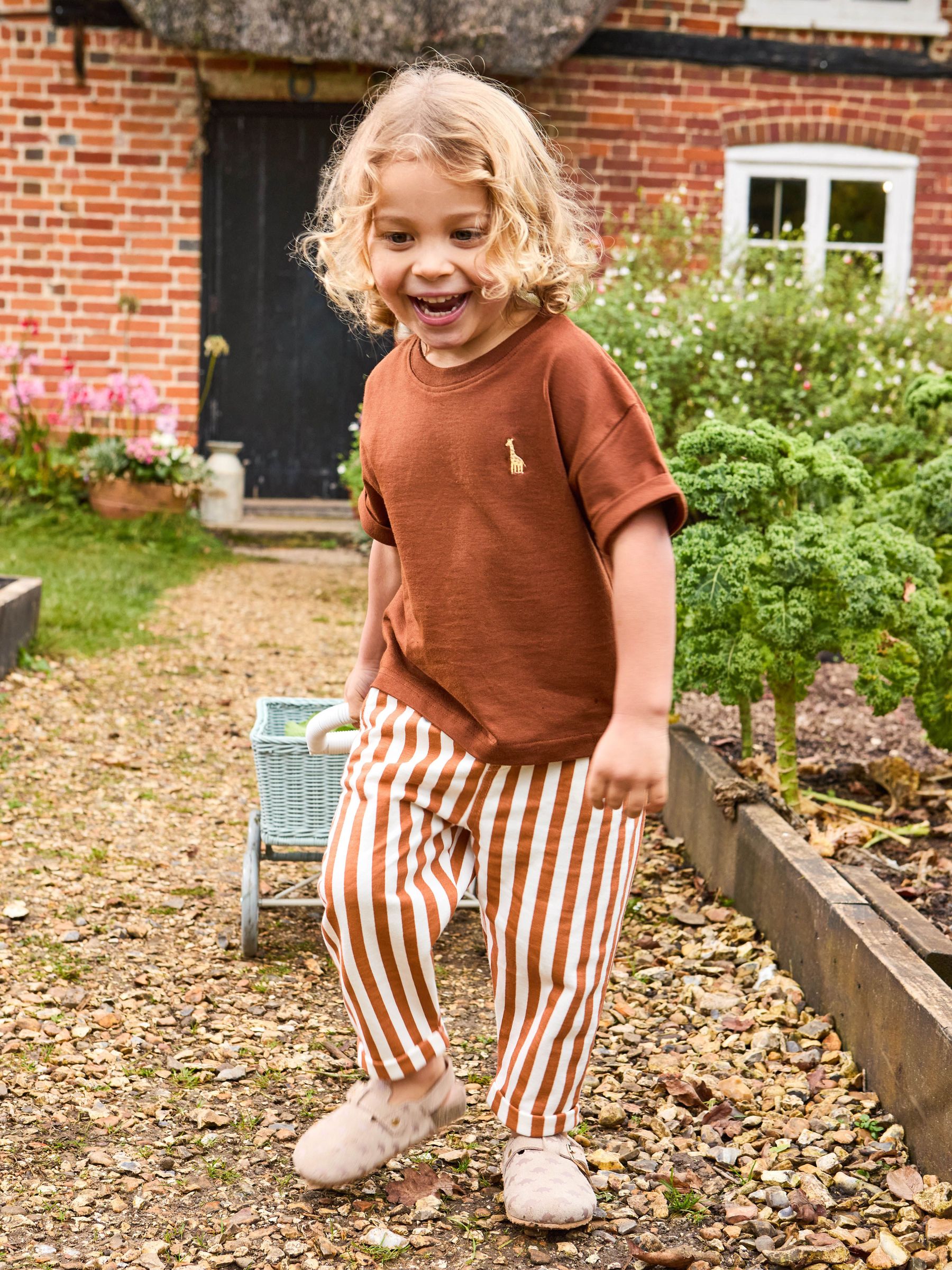 Brown Giraffe Print 100% Cotton T-Shirt & Stripe Joggers Set 2 Piece (AU8012) | £26 - £29