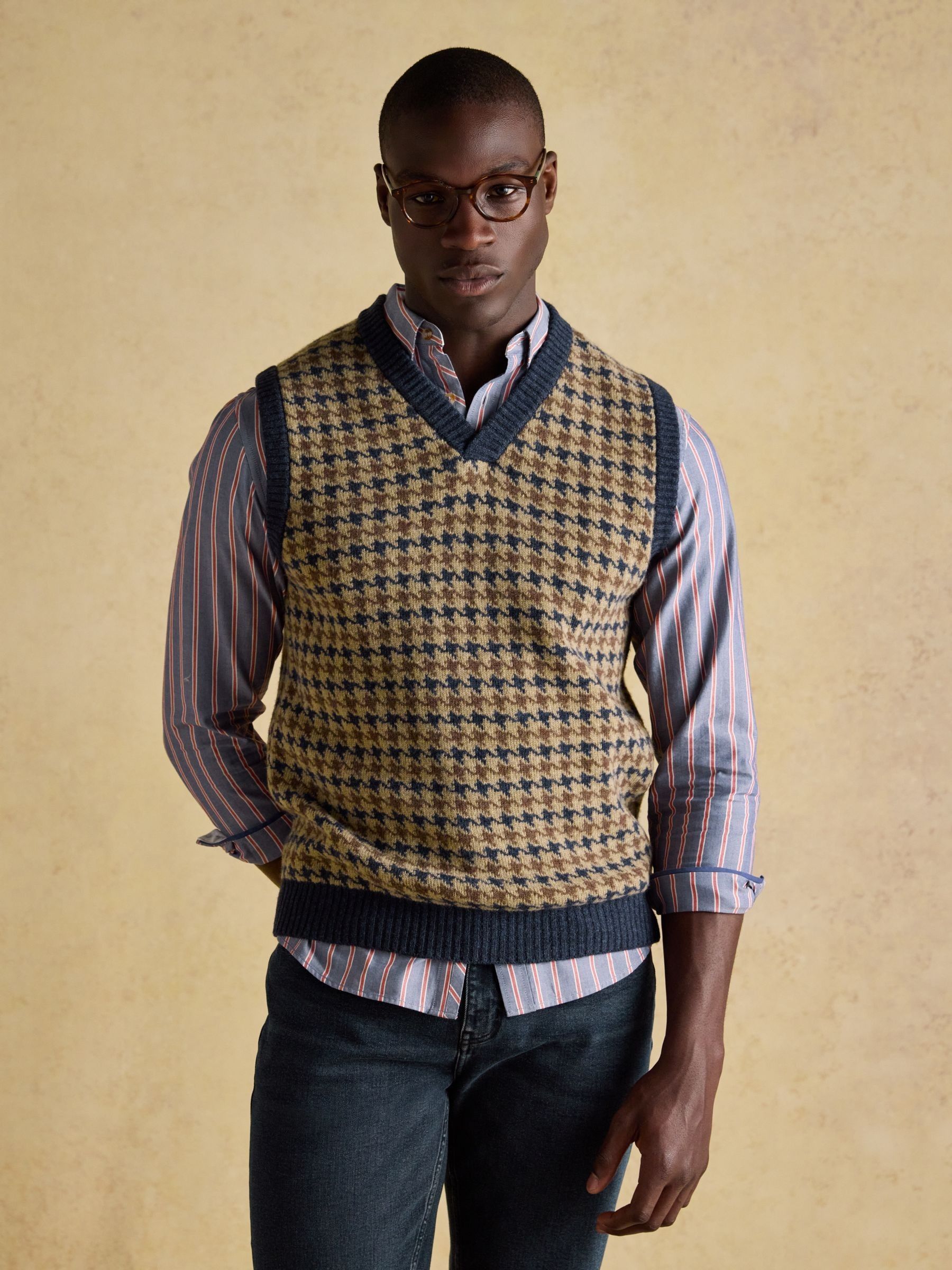 Ferguson Wool-Rich Oatmeal Houndstooth Vest
