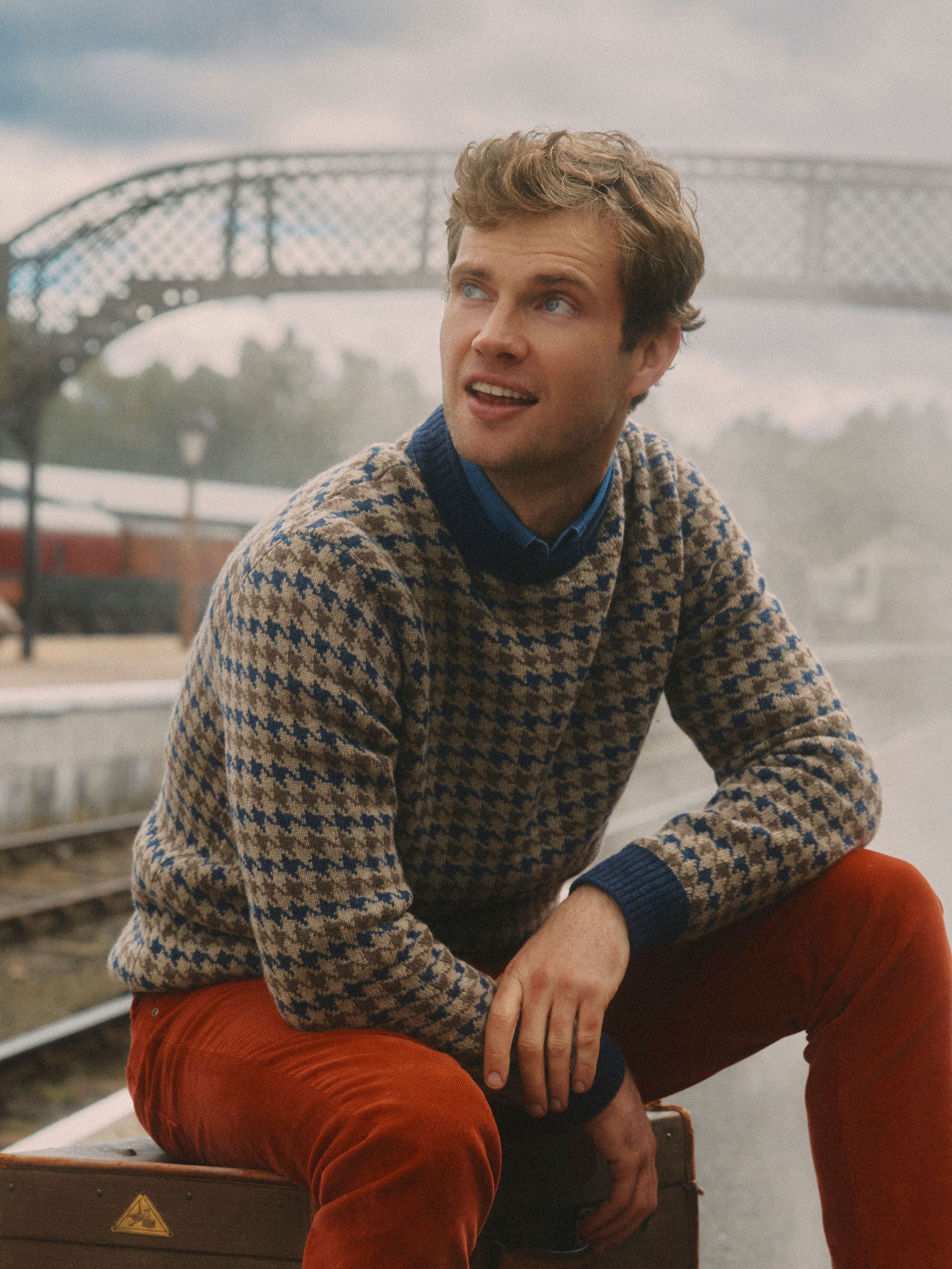 Ferguson Wool-Rich Oatmeal Houndstooth Jumper (AU8675) | £72