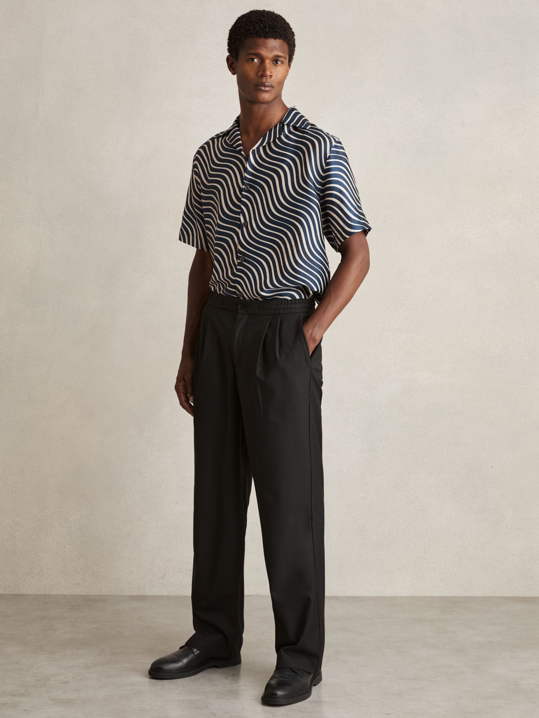 Wave-Print Cuban-Collar Shirt in Navy/ Off White (AY4954) | £28