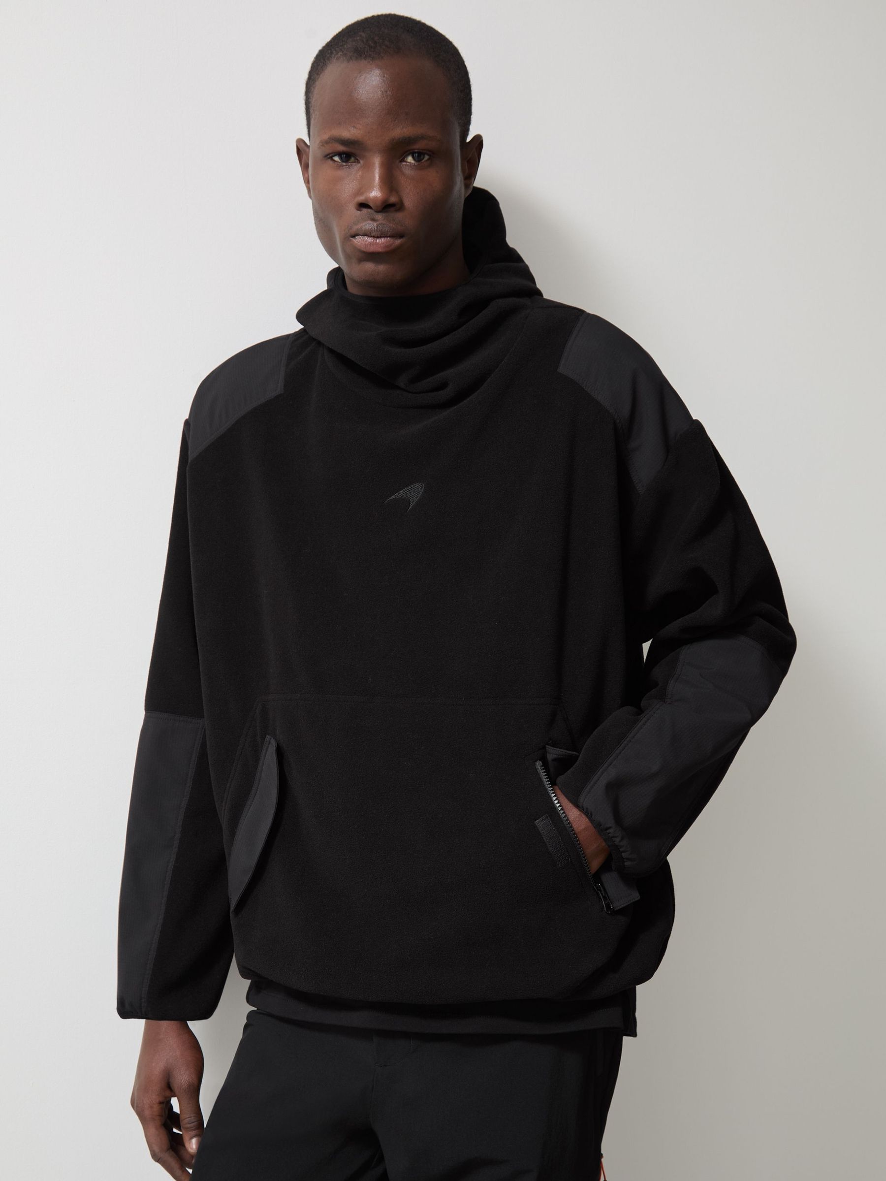McLaren F1 Team Pullover Hoodie in Black (AY7529) | £178