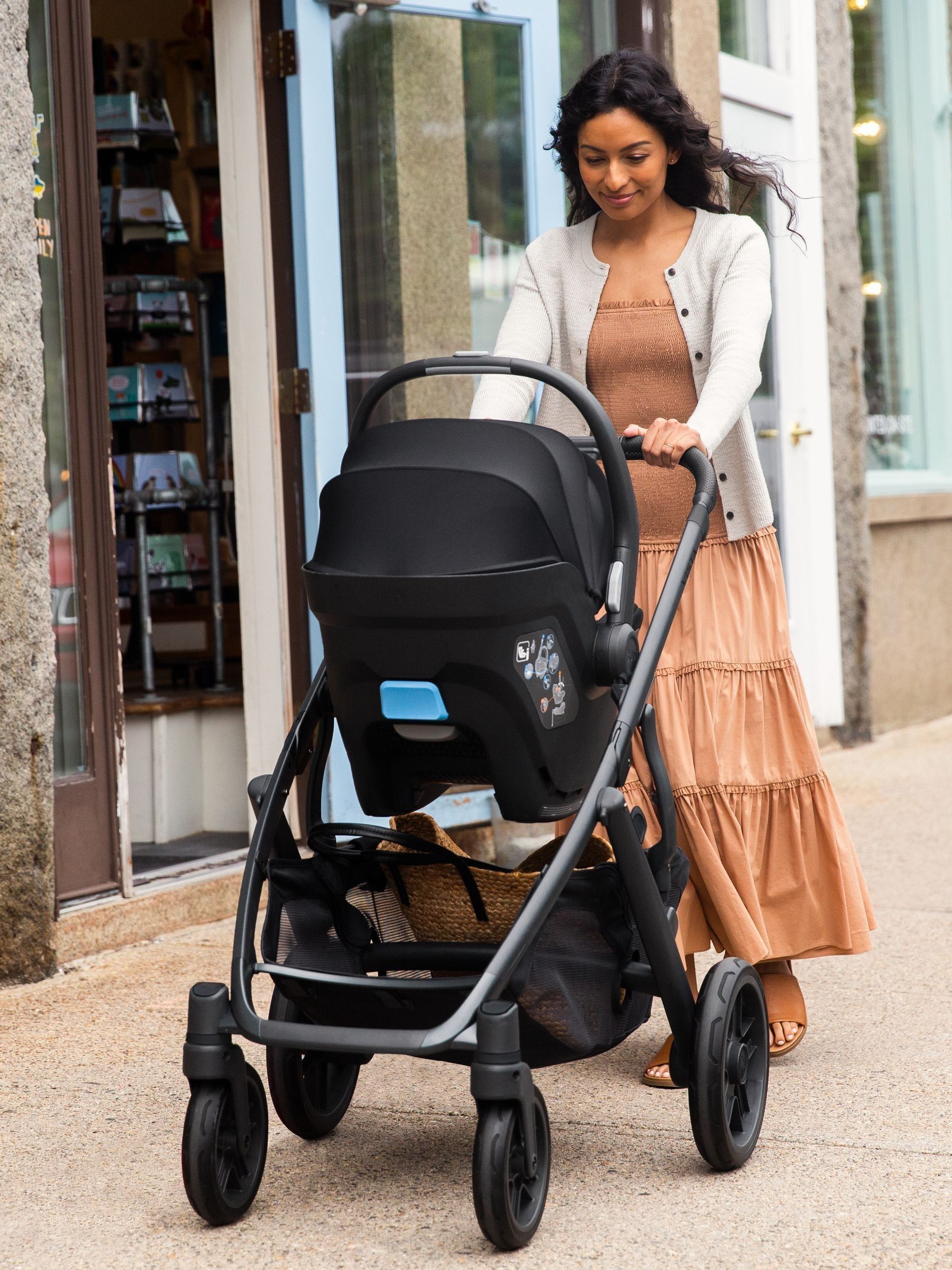 UPPAbaby Jake MESA iSize Car Seat (AY9523) | £200