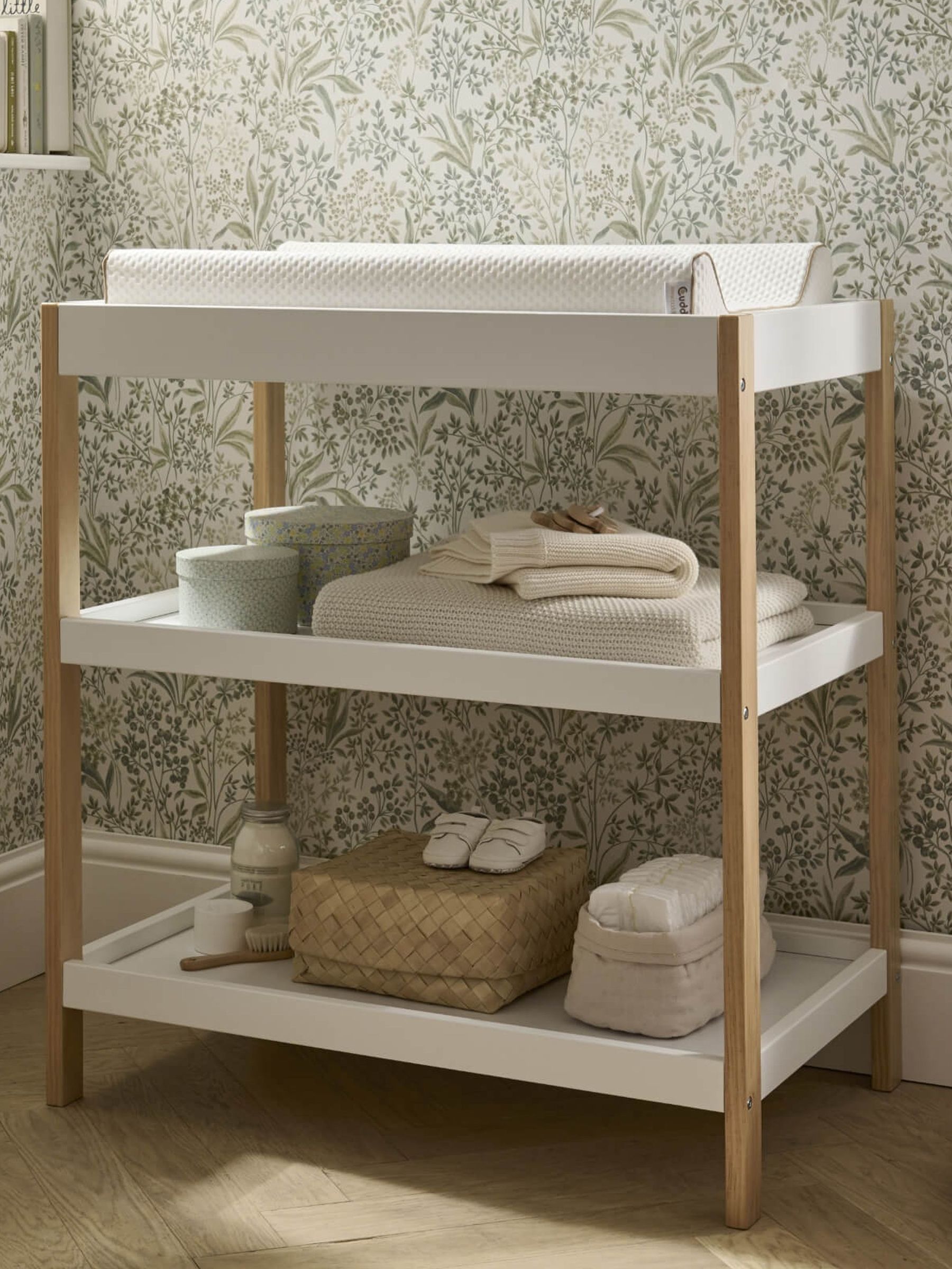 Cuddleco White Nola Changing Table (B00063) | £129