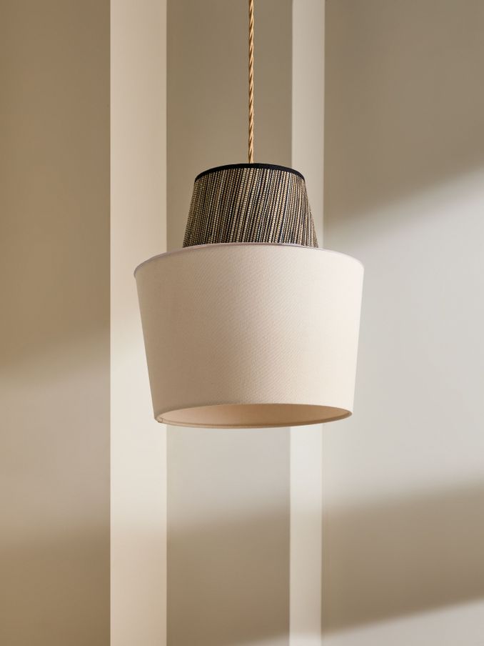 Small Andre Easyfit Shade in Cream (B02975) | £65