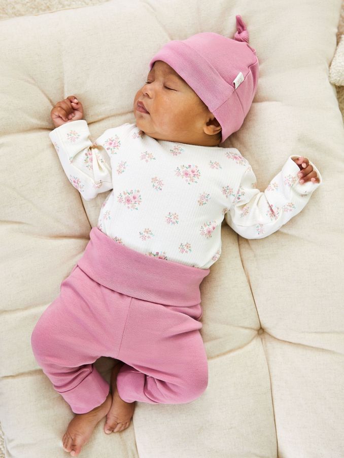 Cream 3-Piece Floral Body, Trousers & Hat Set (B07089) | £13 - £14