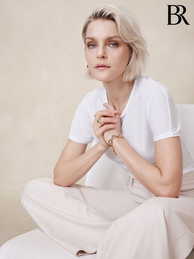 Banana Republic White Sheer Ribbed Crew Neck T-Shirt (B43565) | £30