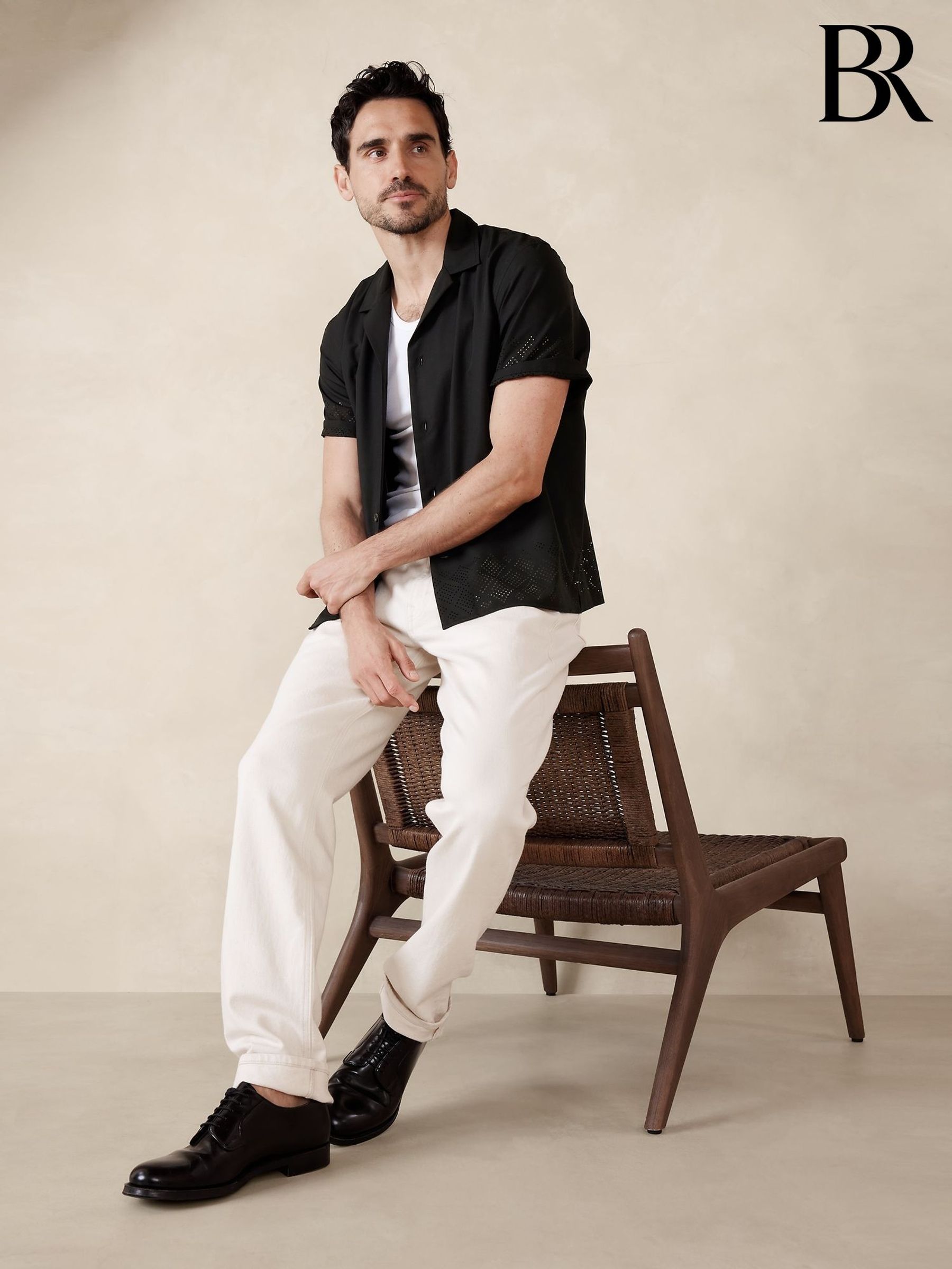 Banana Republic Black Poplin Resort Shirt (B44131) | £28