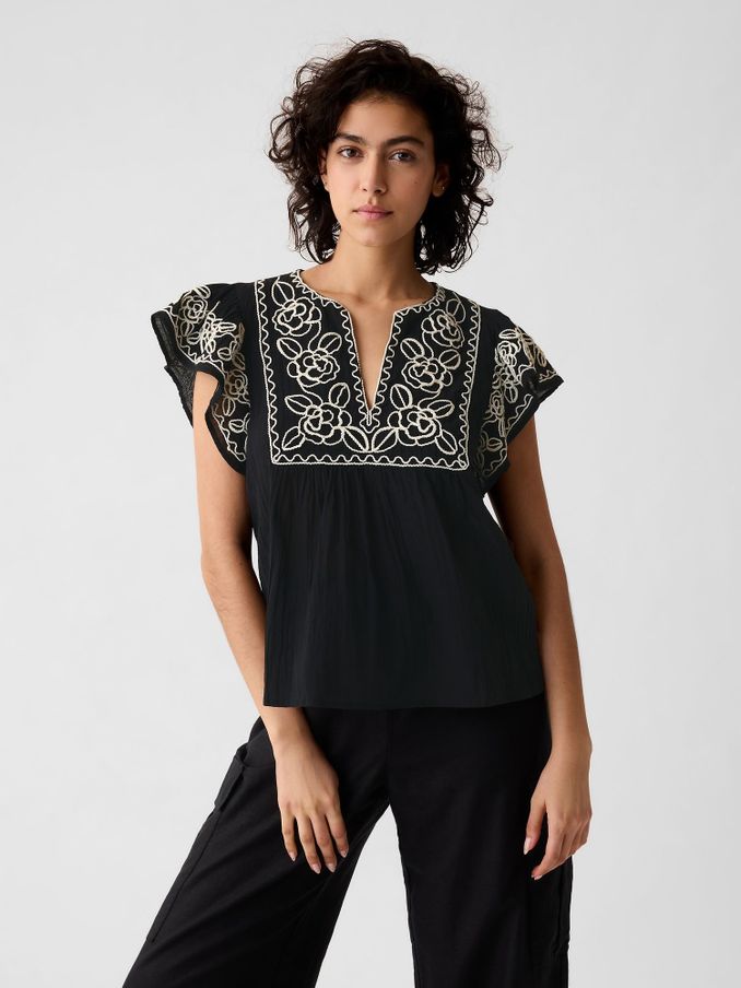 Black Crinkle Gauze Embroidered Cropped Shirt (B93760) | £17