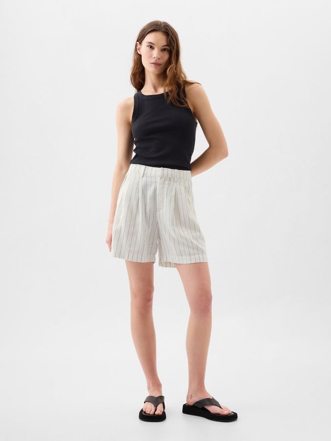 White Stripe High Waisted Linen Blend Pleated Shorts (B99196) | £14