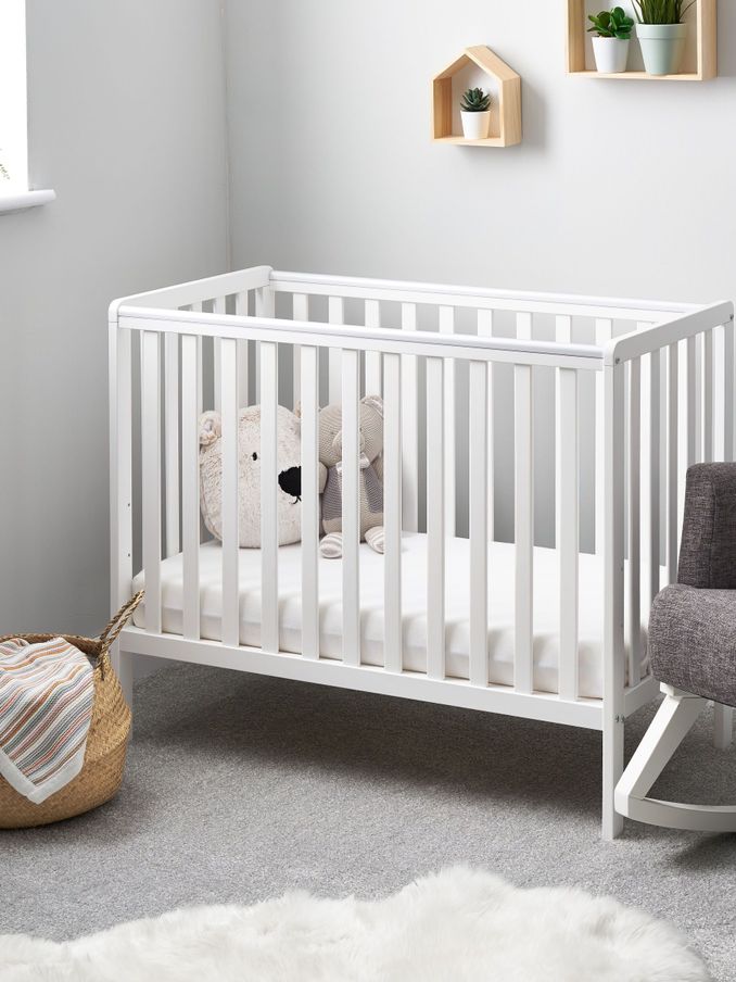 Obaby White Obaby Bantam Space Saver Cot (C15105) | £140