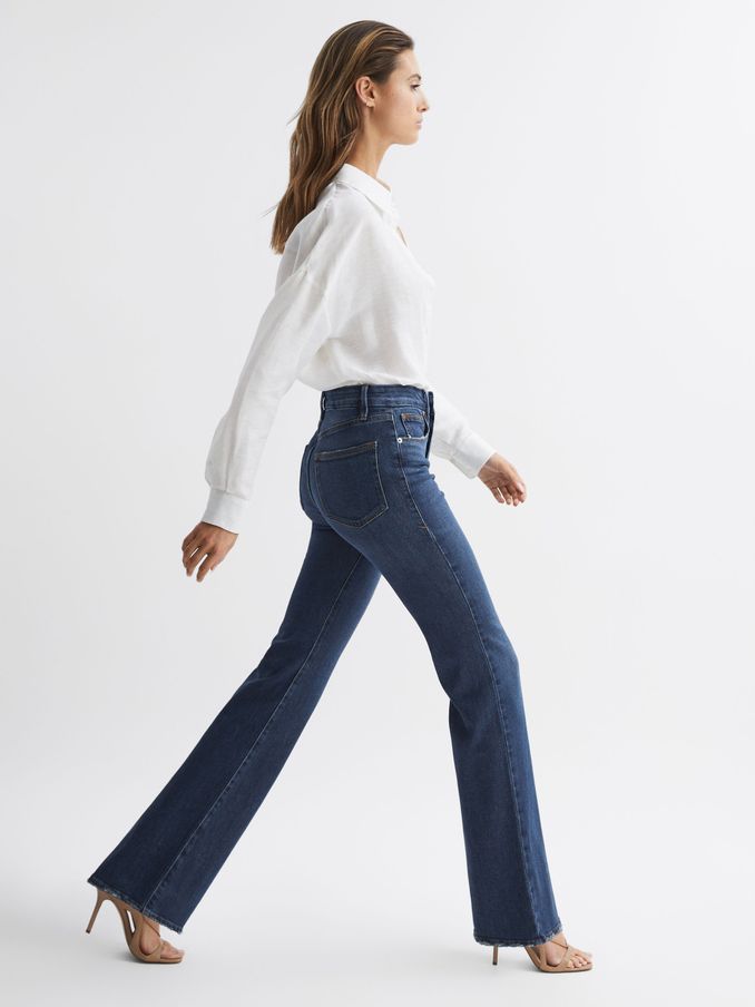 Good American Good Classic Bootleg Jeans in Indigo (D41141) | £58