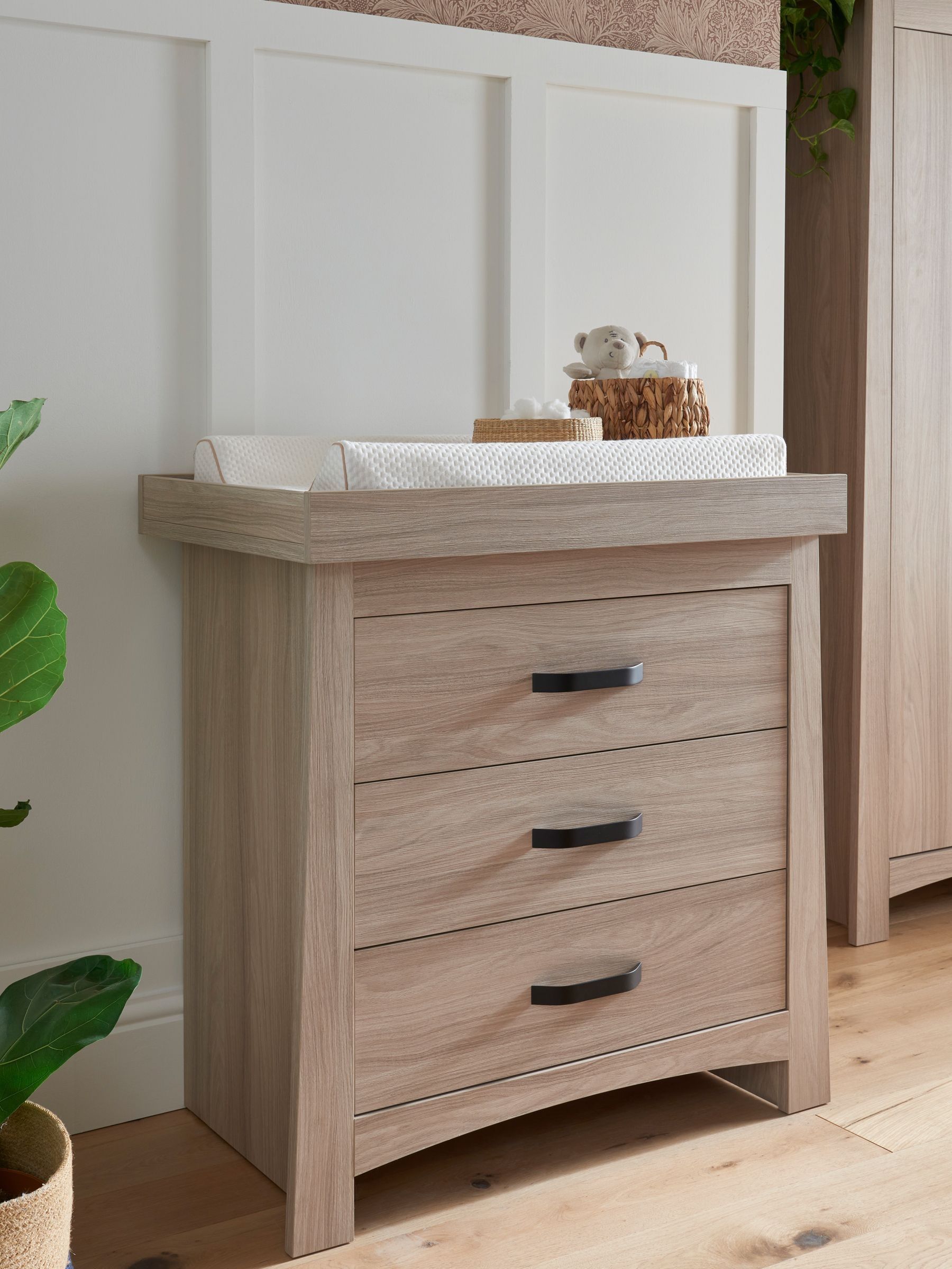 Cuddleco White Isla Dresser Changer in Ash (D56207) | £299