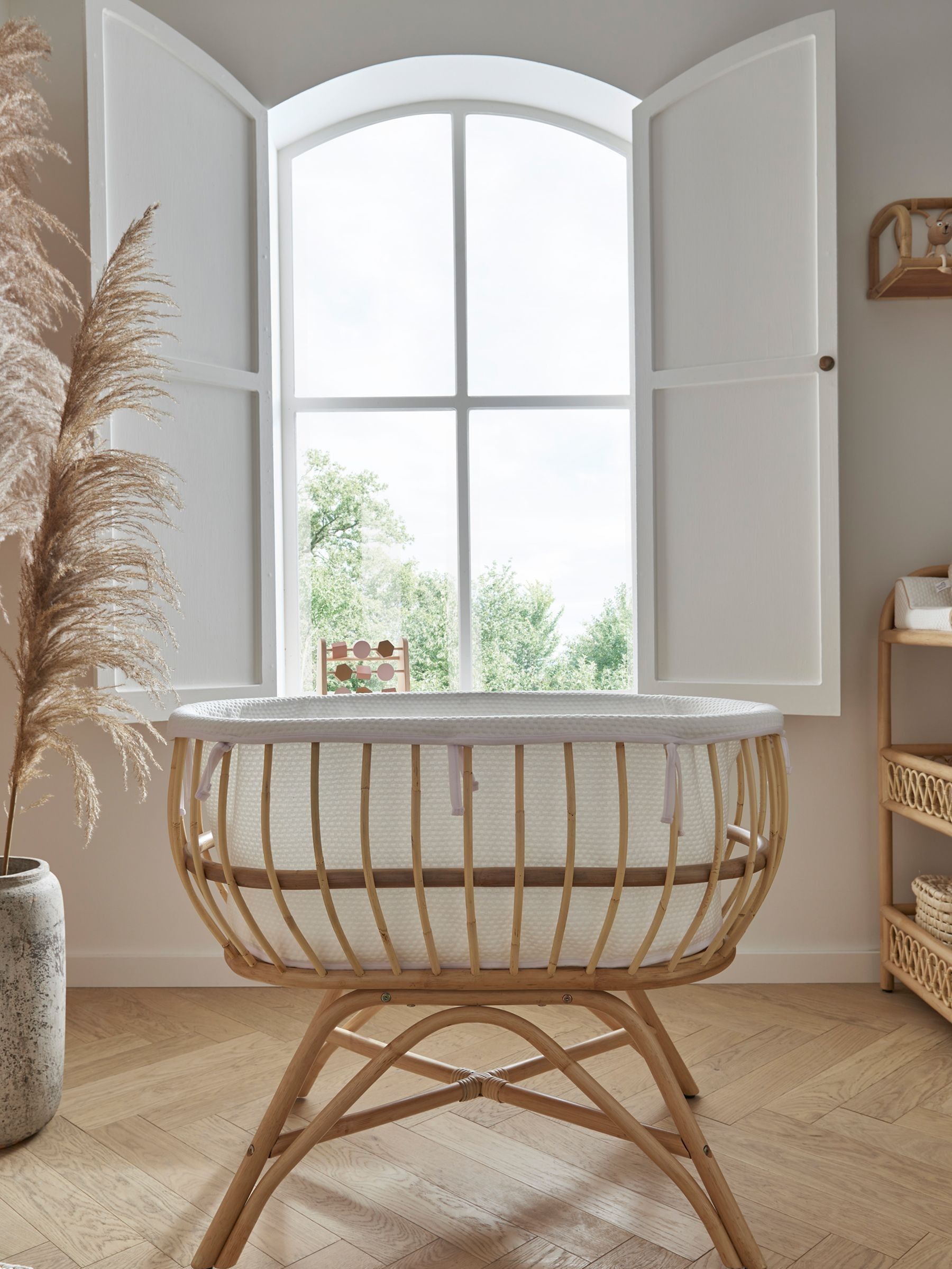 Cuddleco Natural Aria Crib Rattan (D56227) | £199