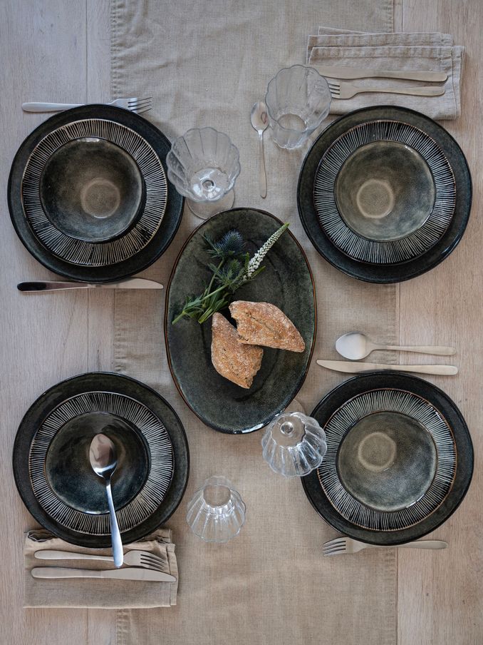 Dutch Rose Green Set of 4 Dinner Plates 12 Piece Set (D77660) | £135
