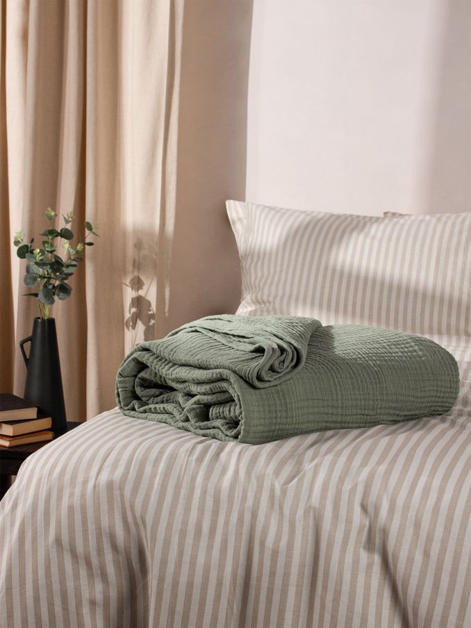 Yard Eucalyptus Green Lark 4 Layer Muslin Crinkle 100% Cotton Throw (D95623) | £36