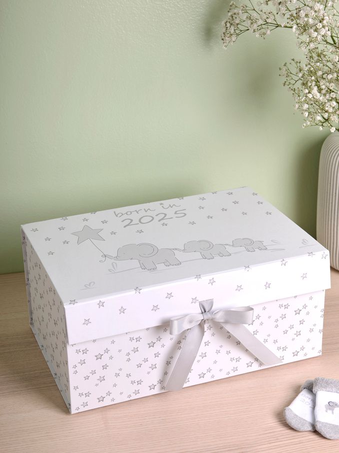 Born in 2025 Keepsake Gift Box (E21754) | £10