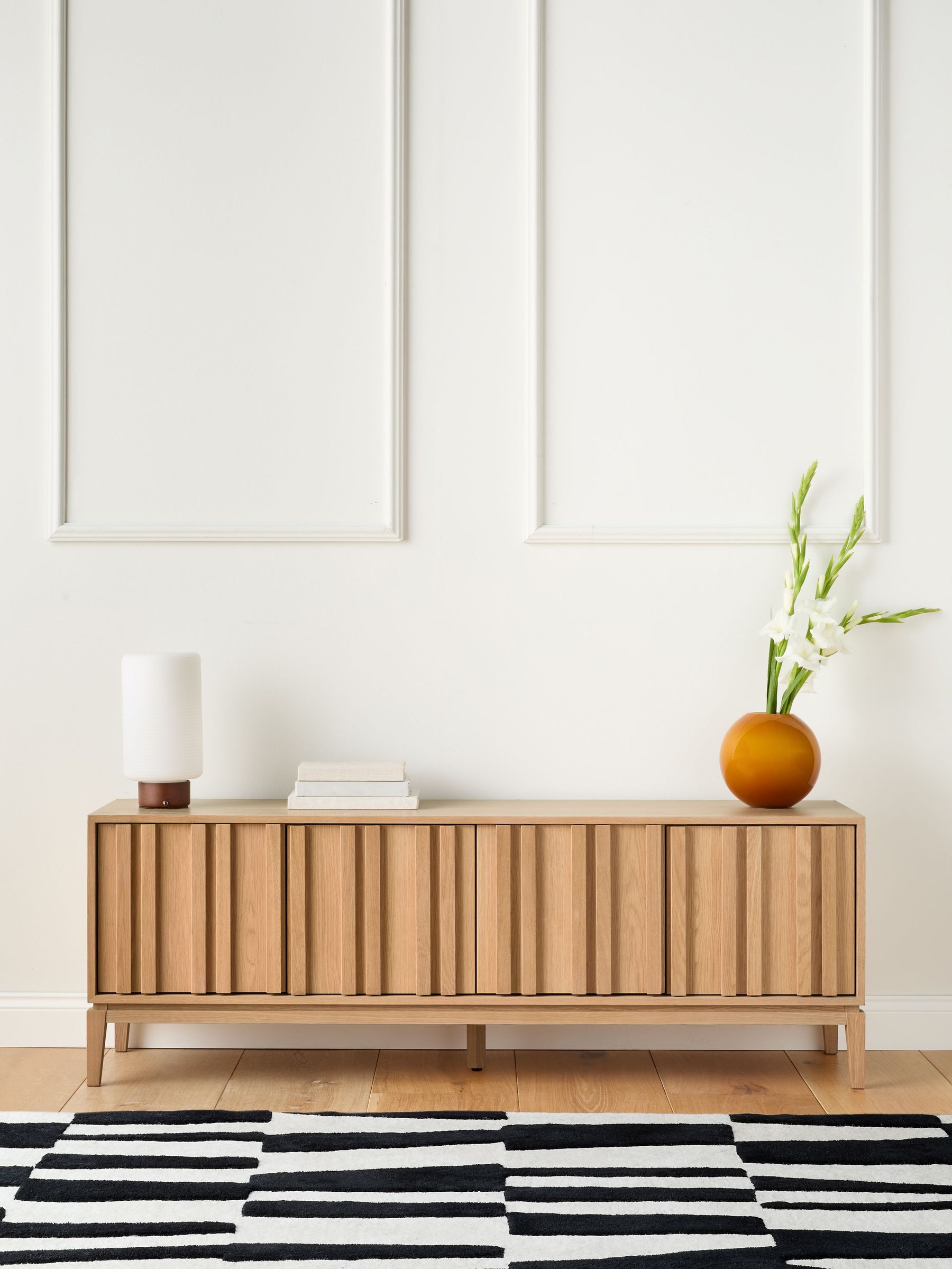 Jasper Conran London Oak Belgrave Wide TV Unit (E34378) | £699