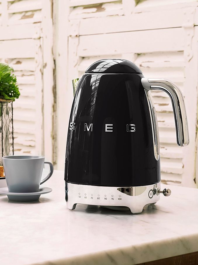 Smeg Black Temperature Controlled Kettle 1.7 Litre (E53422) | £180