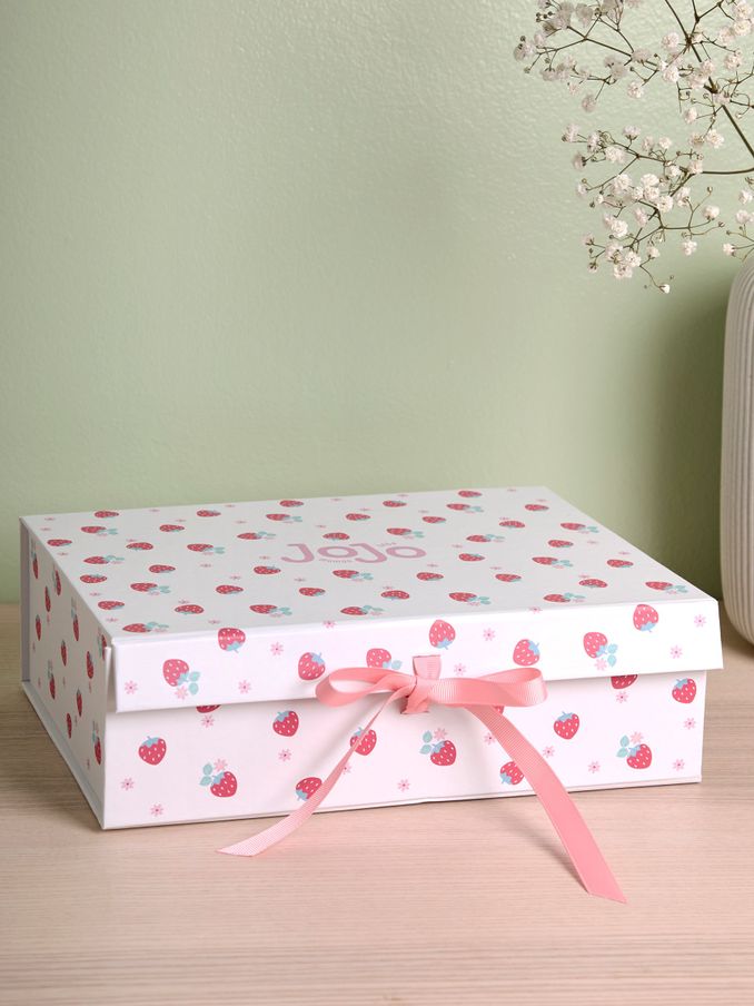 Medium Gift Box (E54647) | £3.50