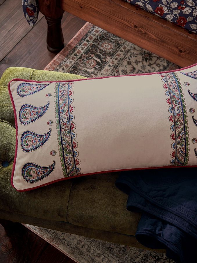 White Paisley 100% Cotton Cushion (E60091) | £40