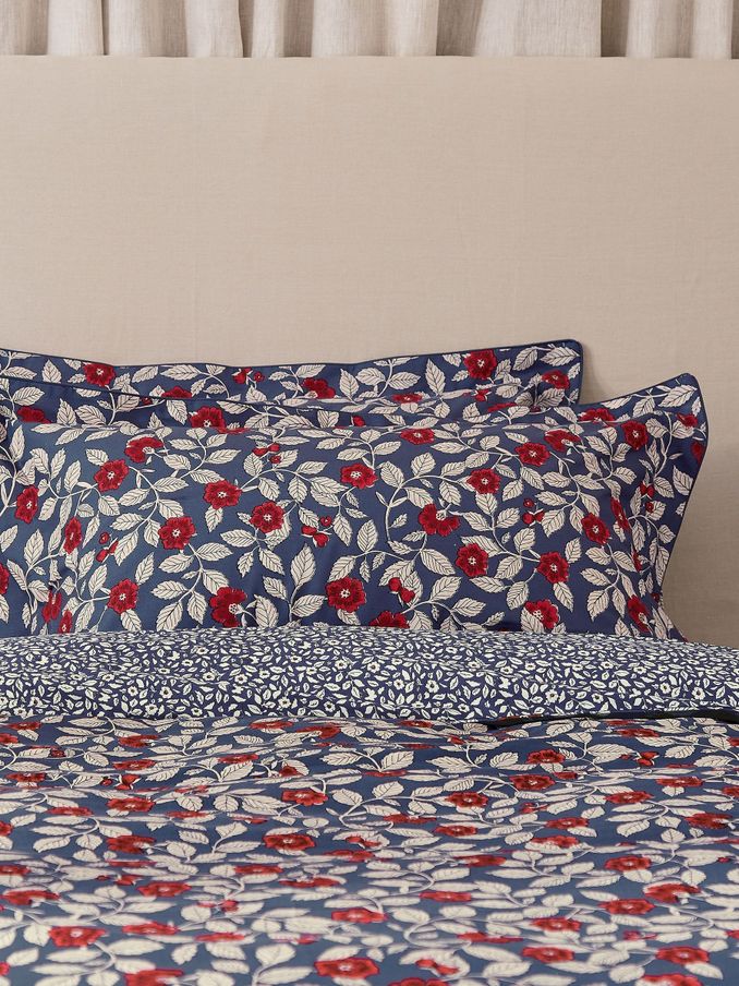 Grove Floral Set of 2 Blue 100% Cotton Standard Pillowcases (E60092) | £20